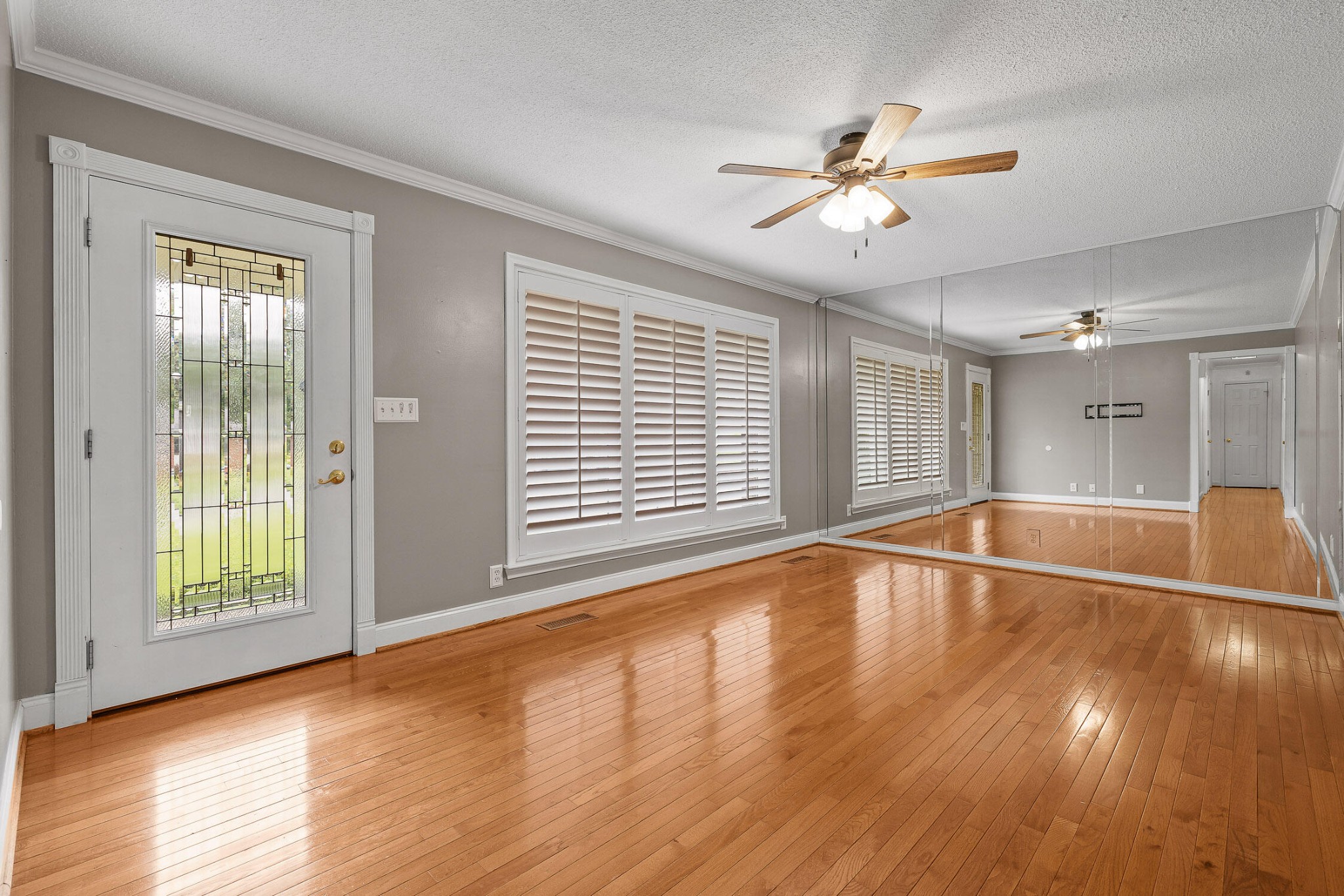 3443 Shadowlawn Drive Property Photo 6