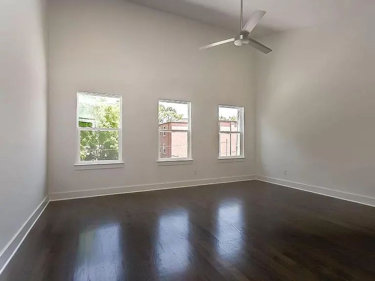 2423b Batavia St Property Photo 10