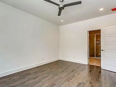 2423b Batavia St Property Photo 22