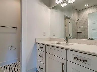 2423b Batavia St Property Photo 24