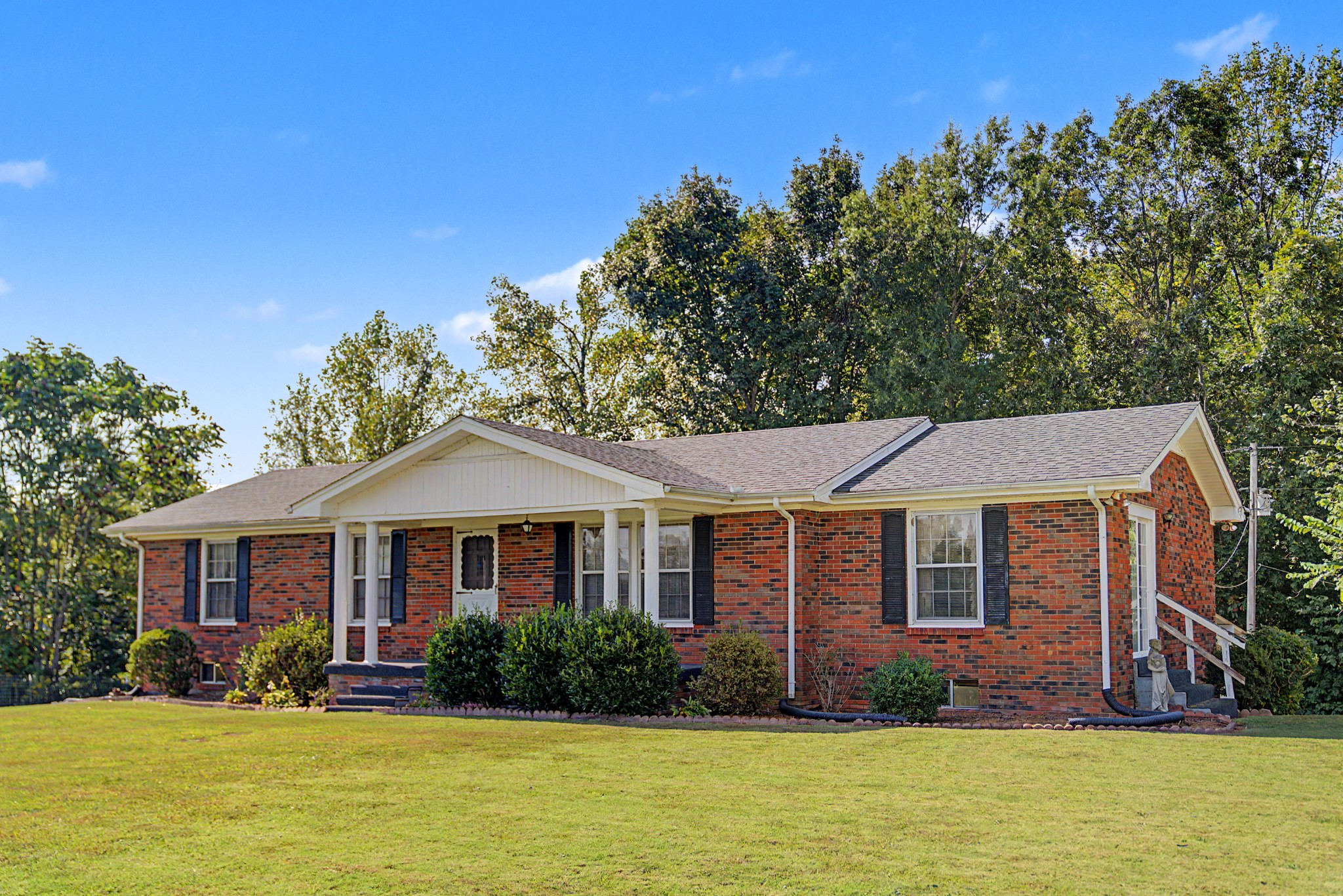 5279 Oak Grove Rd Property Photo 1
