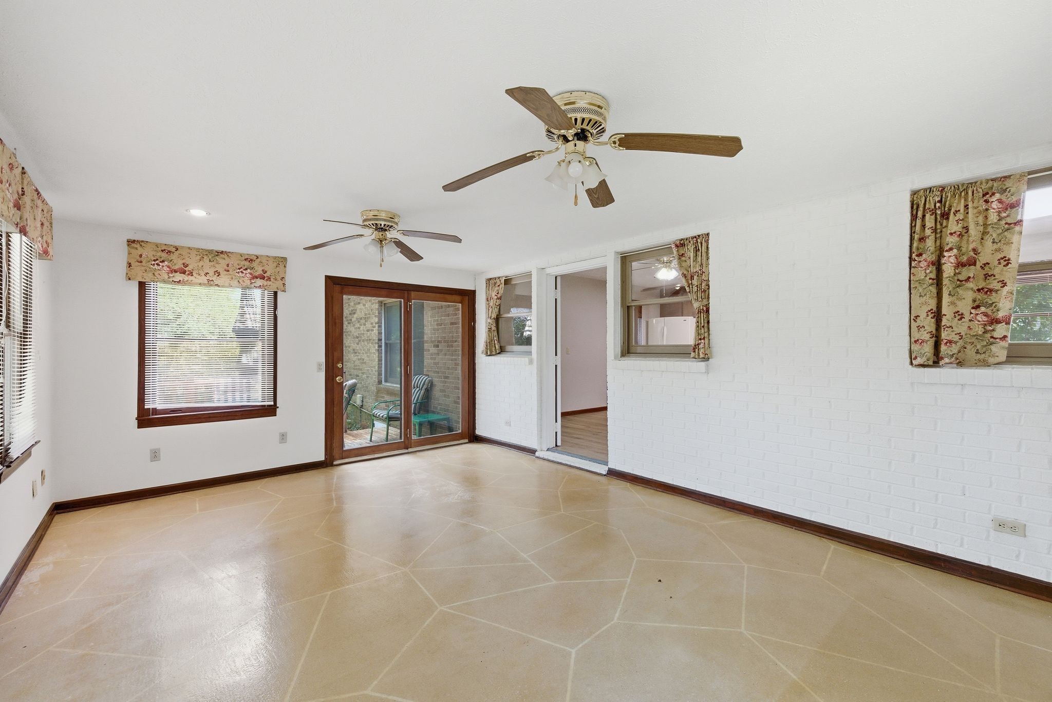 252 Newcastle Dr Property Photo 21