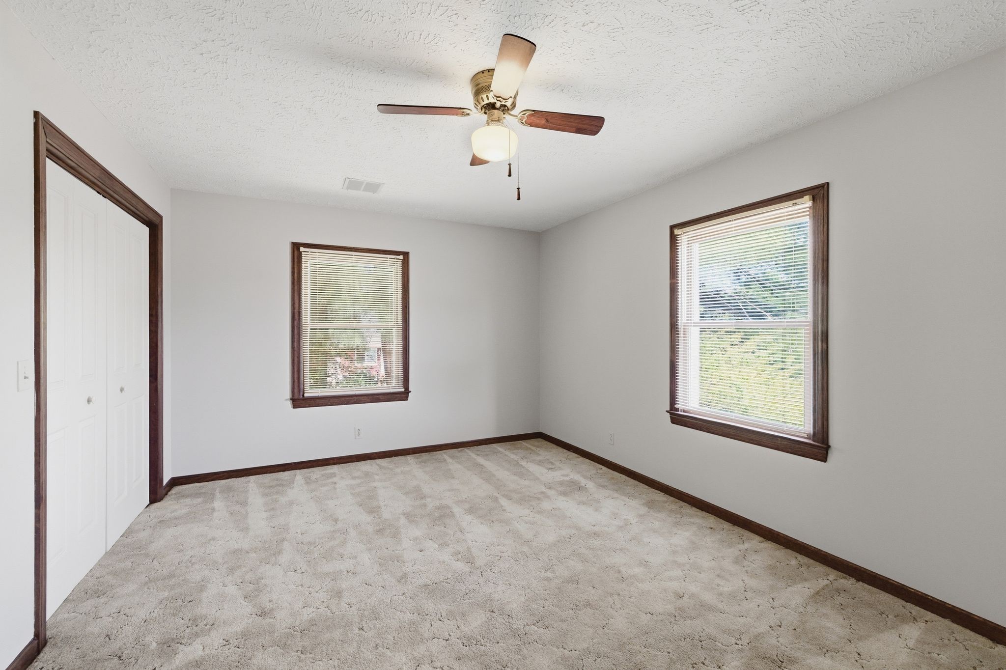 252 Newcastle Dr Property Photo 36