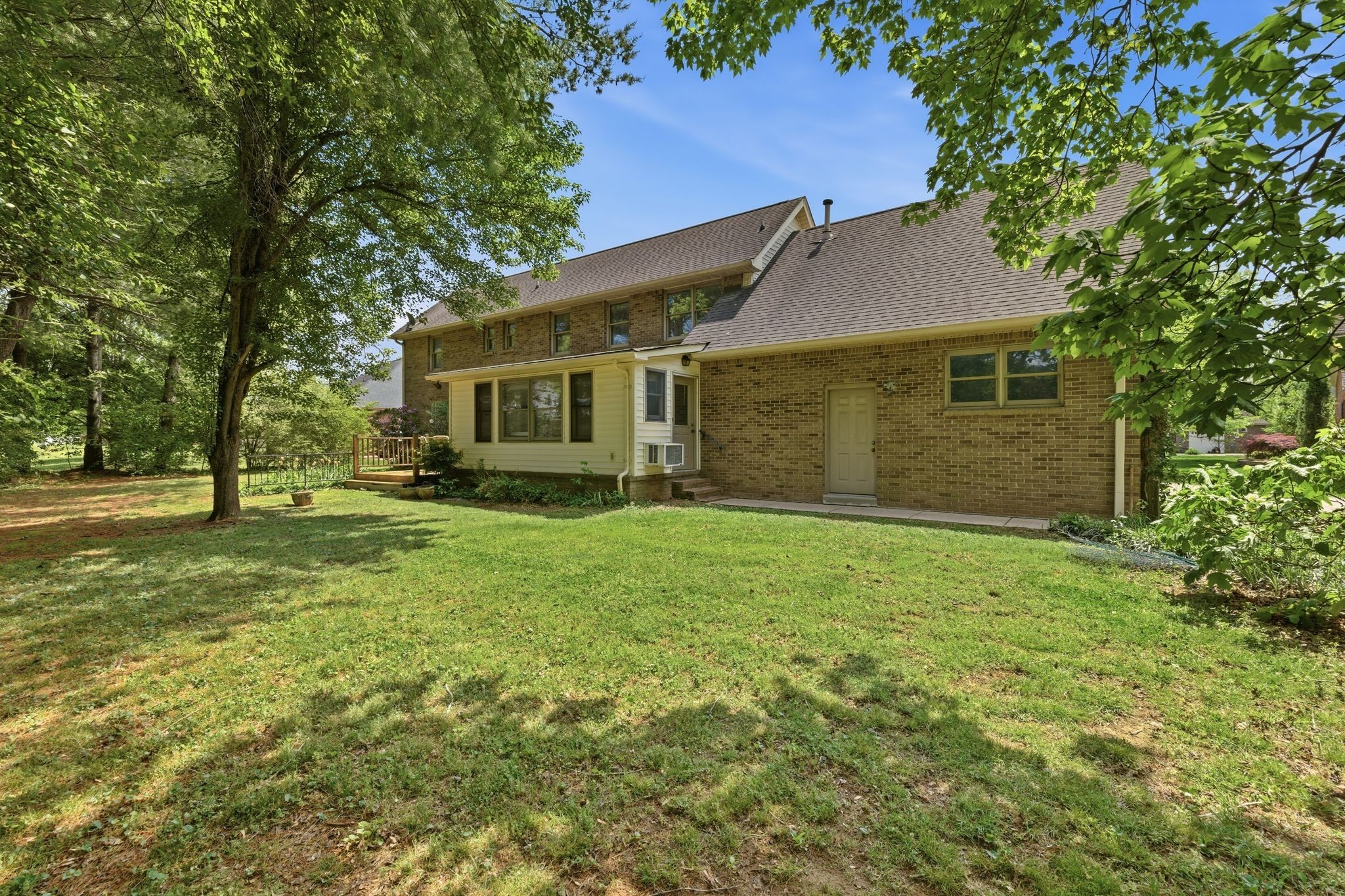 252 Newcastle Dr Property Photo 49