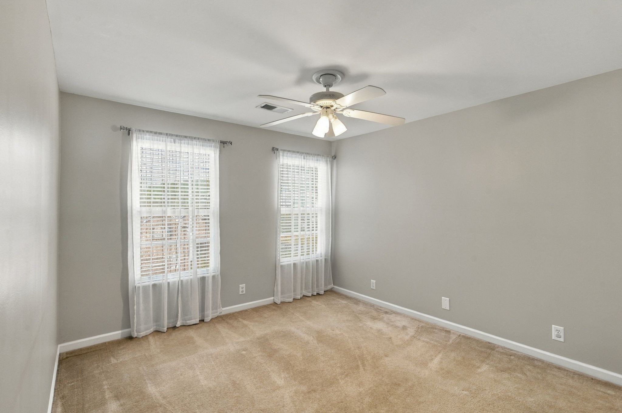 821 Park Dr Property Photo 25
