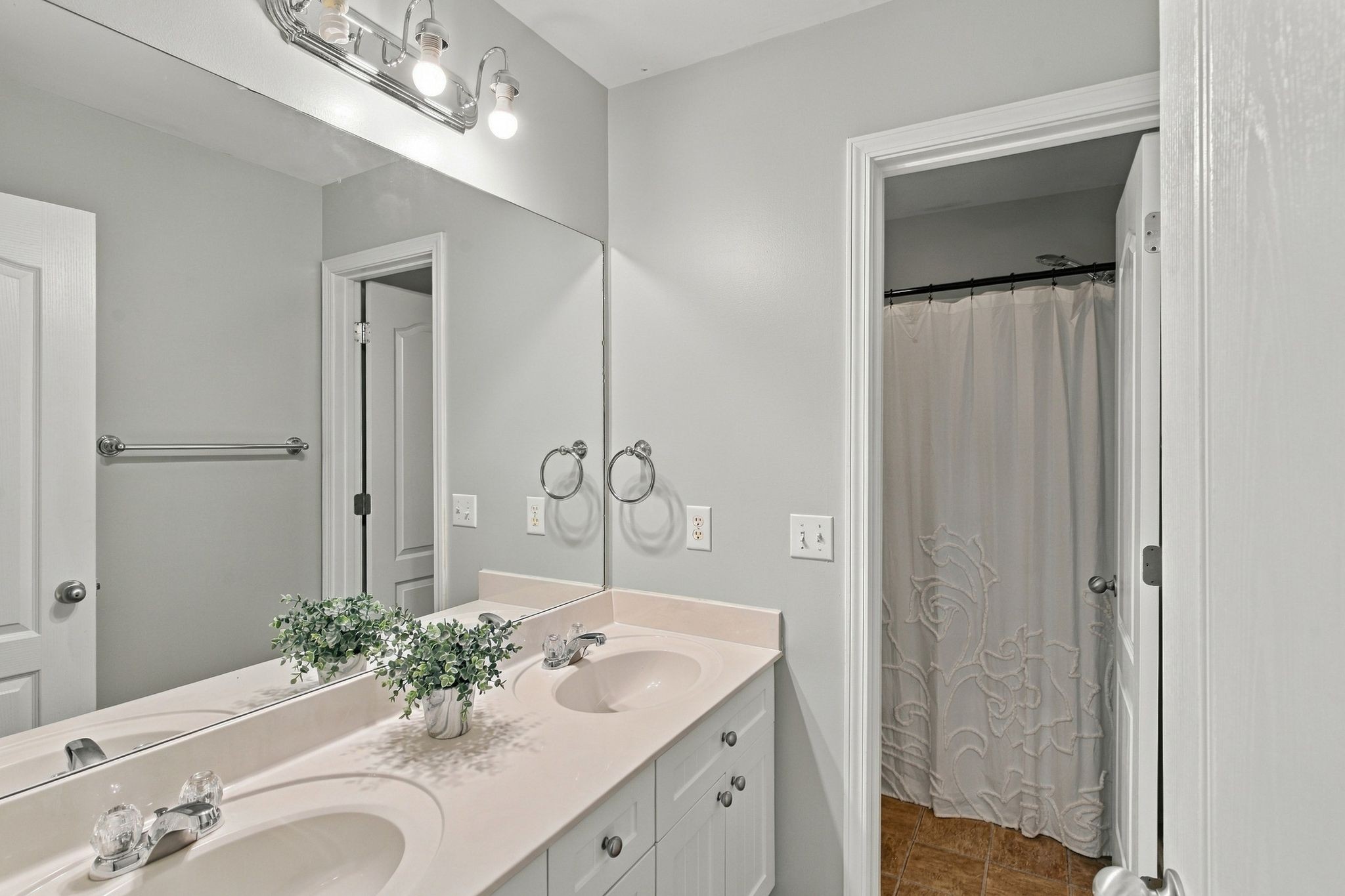 821 Park Dr Property Photo 27