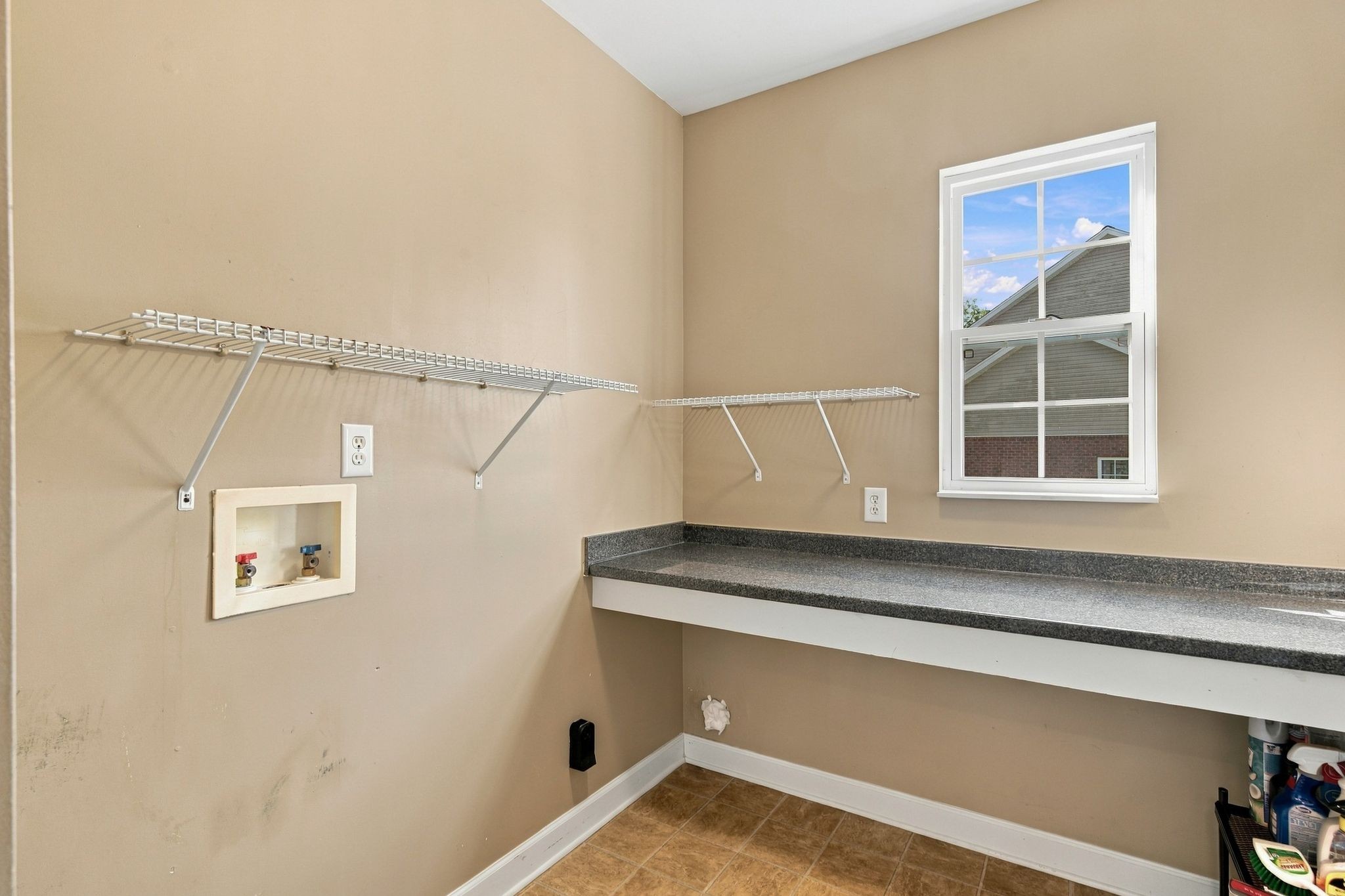 821 Park Dr Property Photo 33