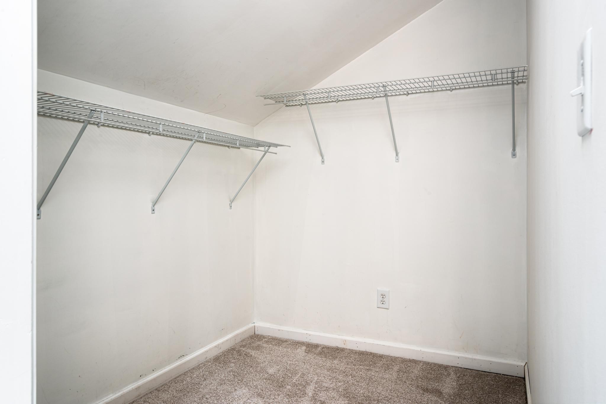 1018 Aenon Cir Property Photo 25