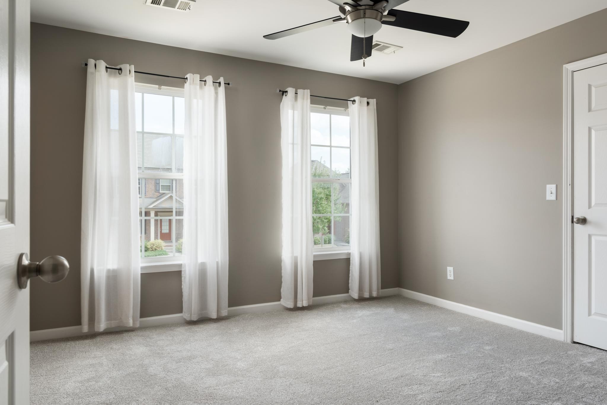 1018 Aenon Cir Property Photo 26