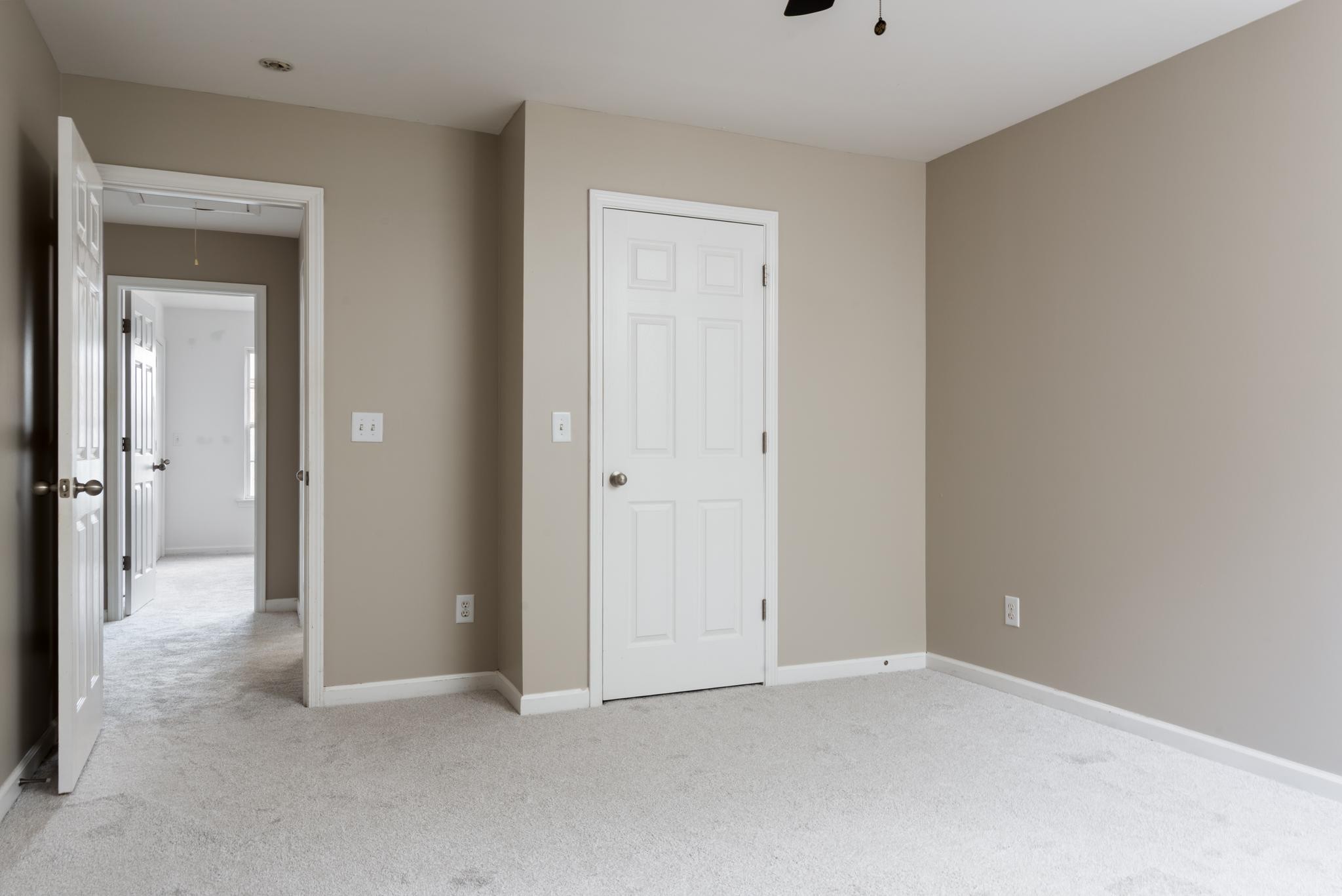 1018 Aenon Cir Property Photo 29