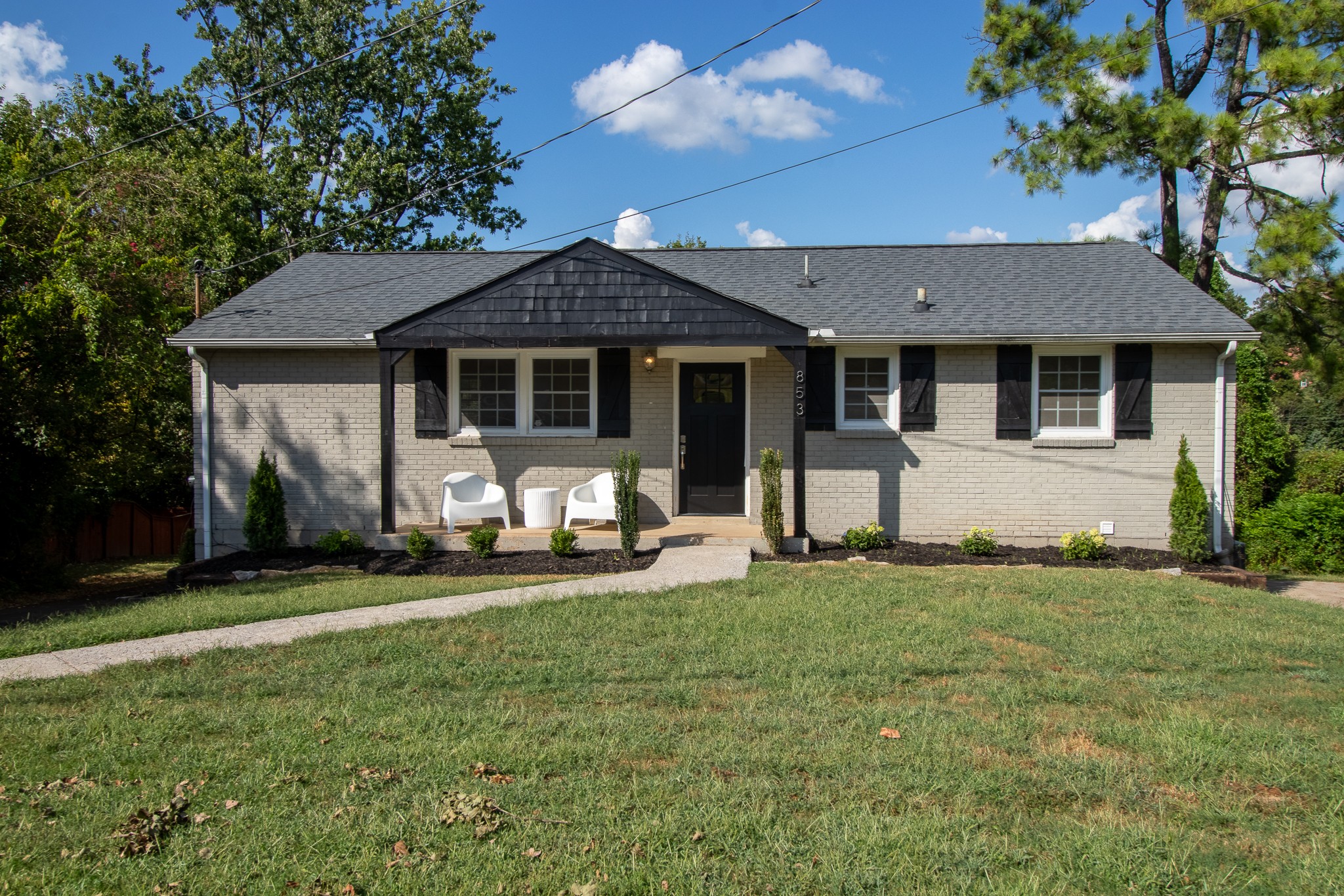 853 Rose Park Dr Property Photo 2