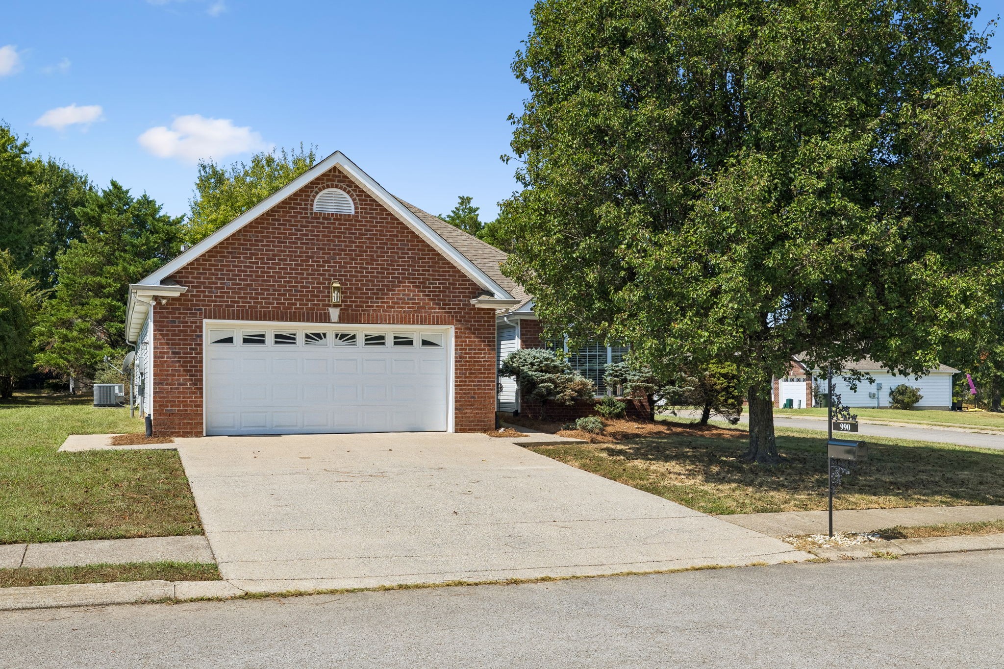 990 Chesire Way Property Photo 3