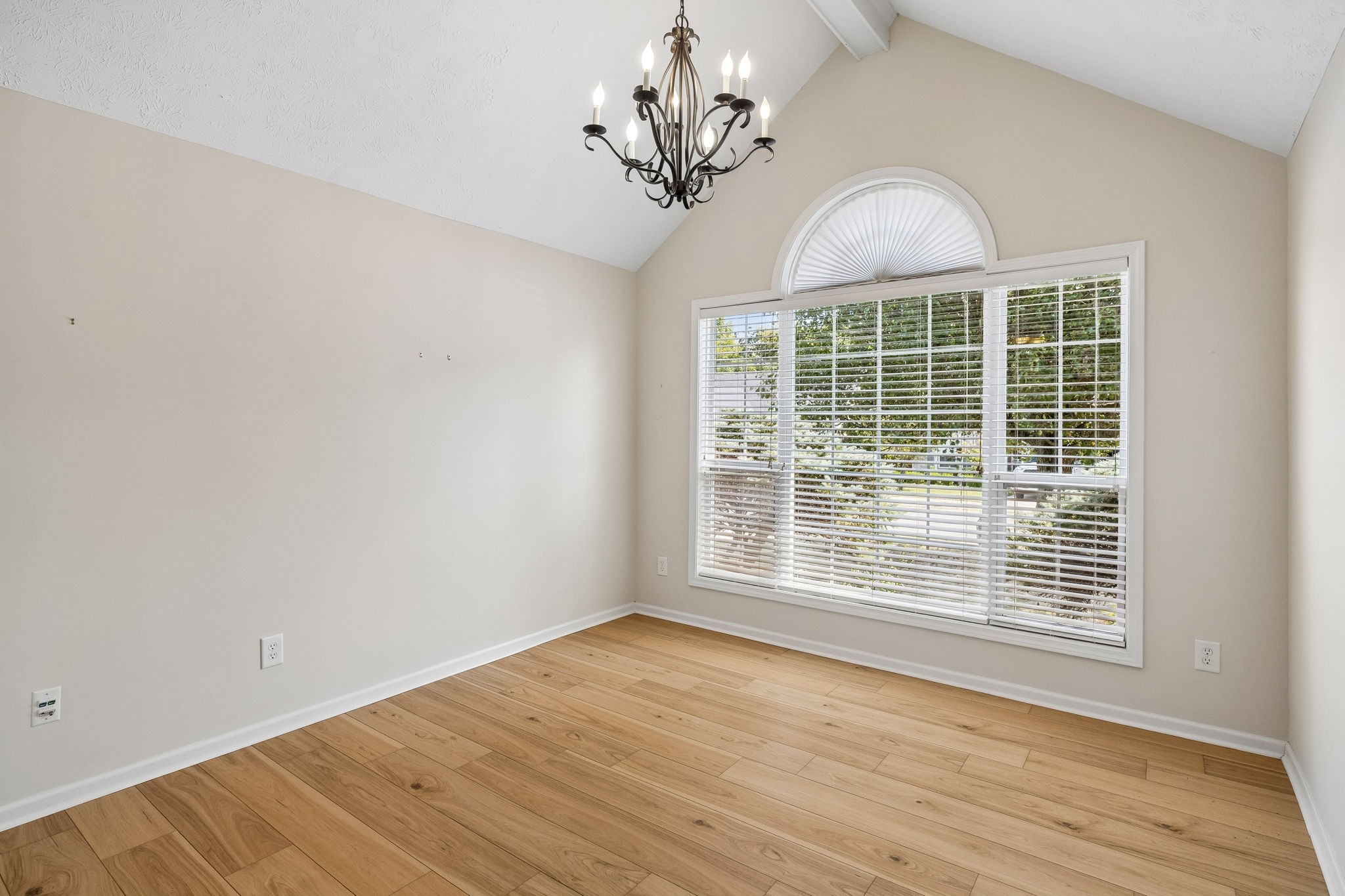 990 Chesire Way Property Photo 13