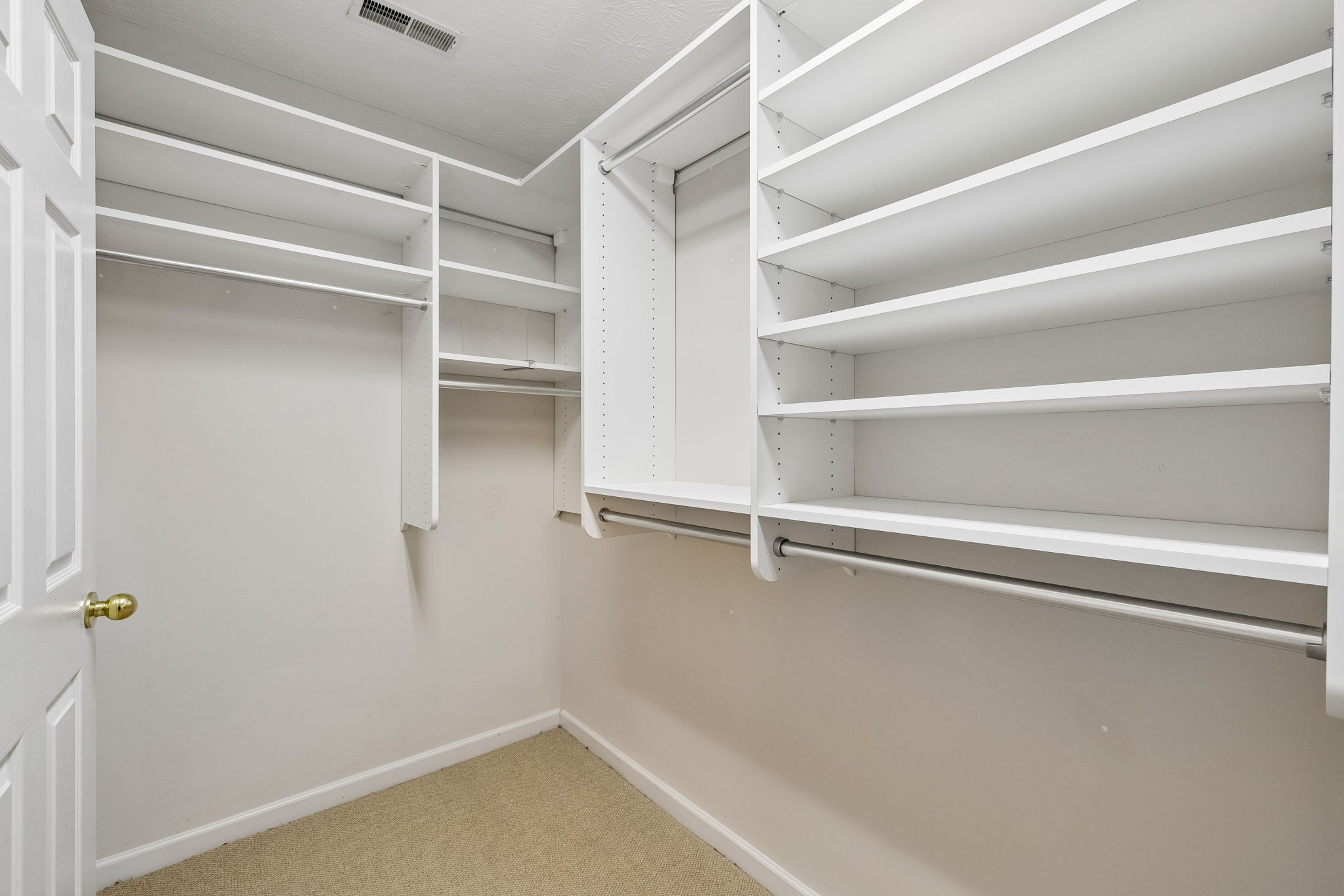 990 Chesire Way Property Photo 28