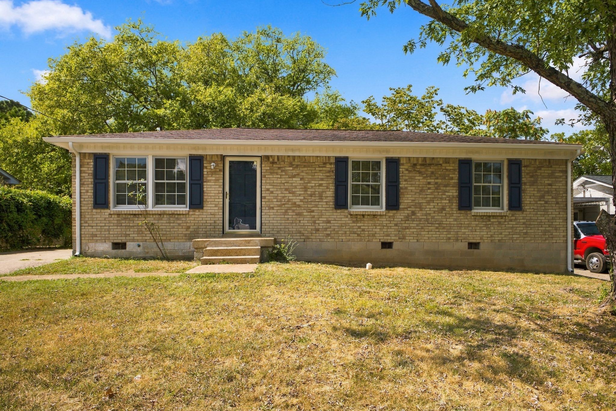 129 Karen Ray Ct Property Photo 1