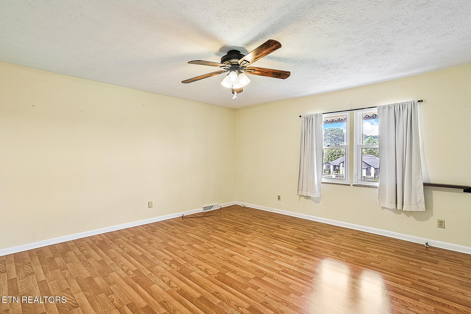 7518 Washington Pike Property Photo 5