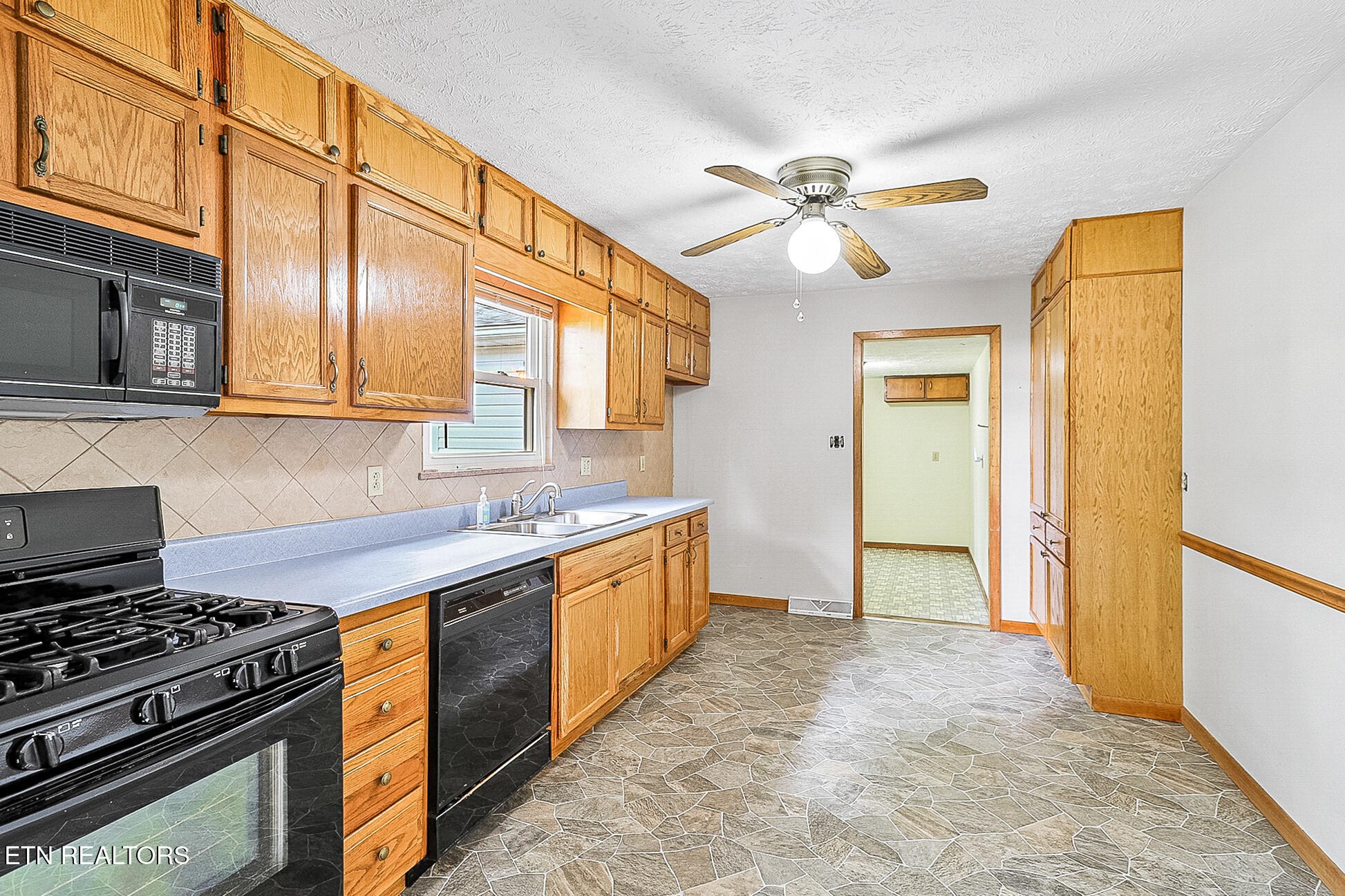 7518 Washington Pike Property Photo 10
