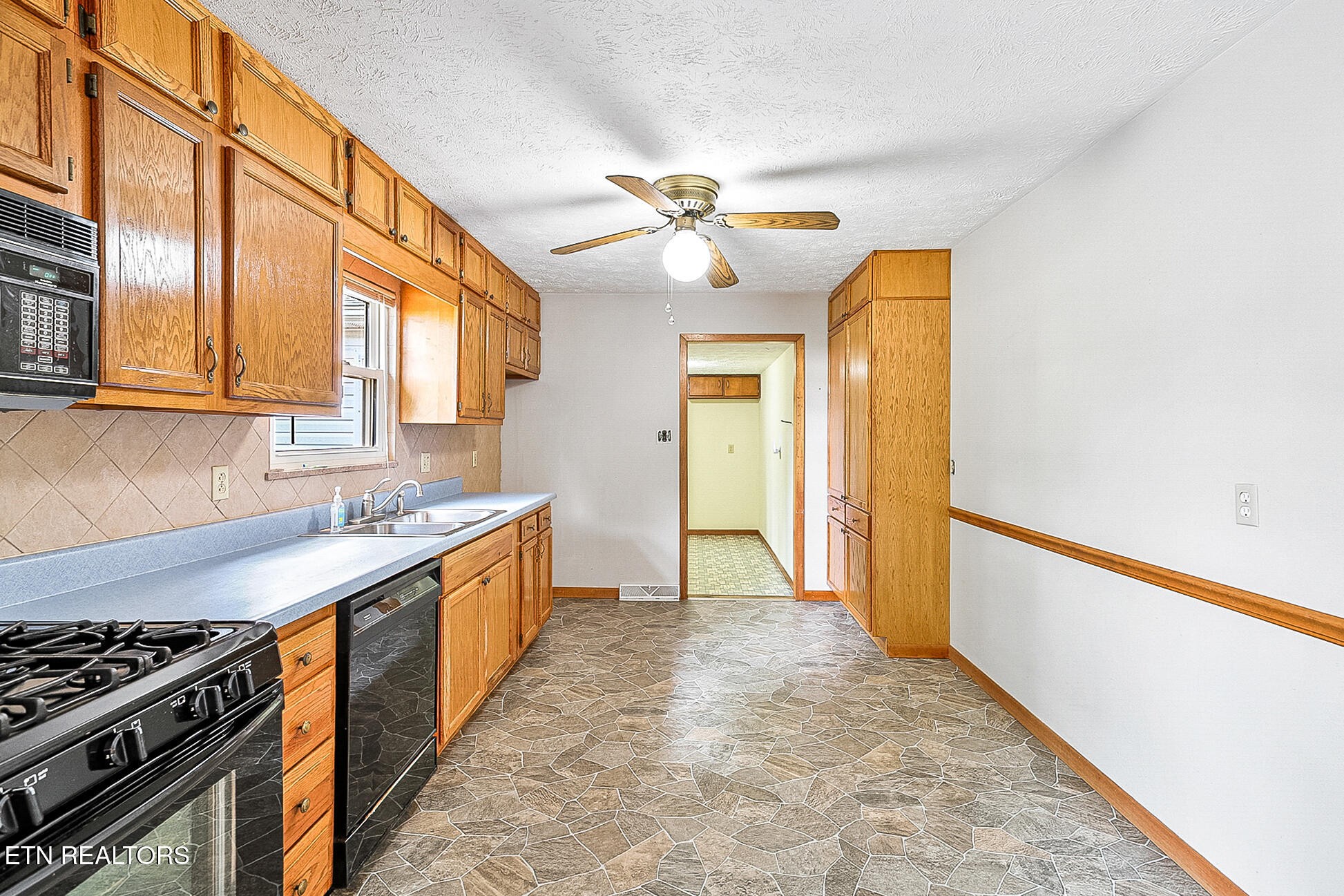 7518 Washington Pike Property Photo 11