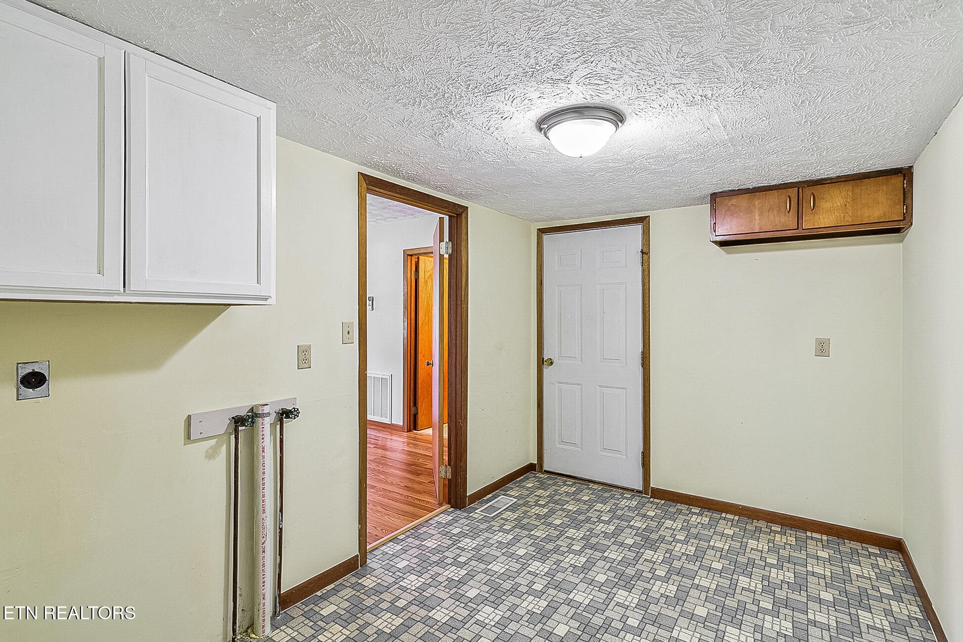 7518 Washington Pike Property Photo 14