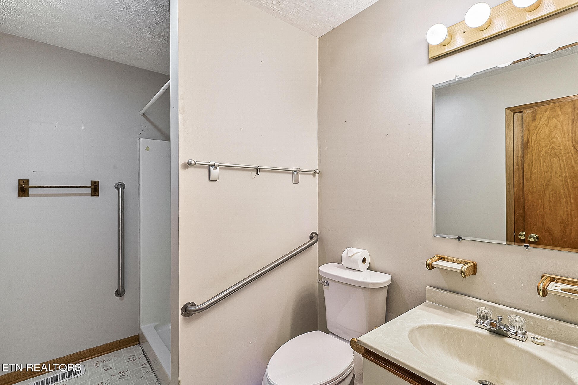 7518 Washington Pike Property Photo 19