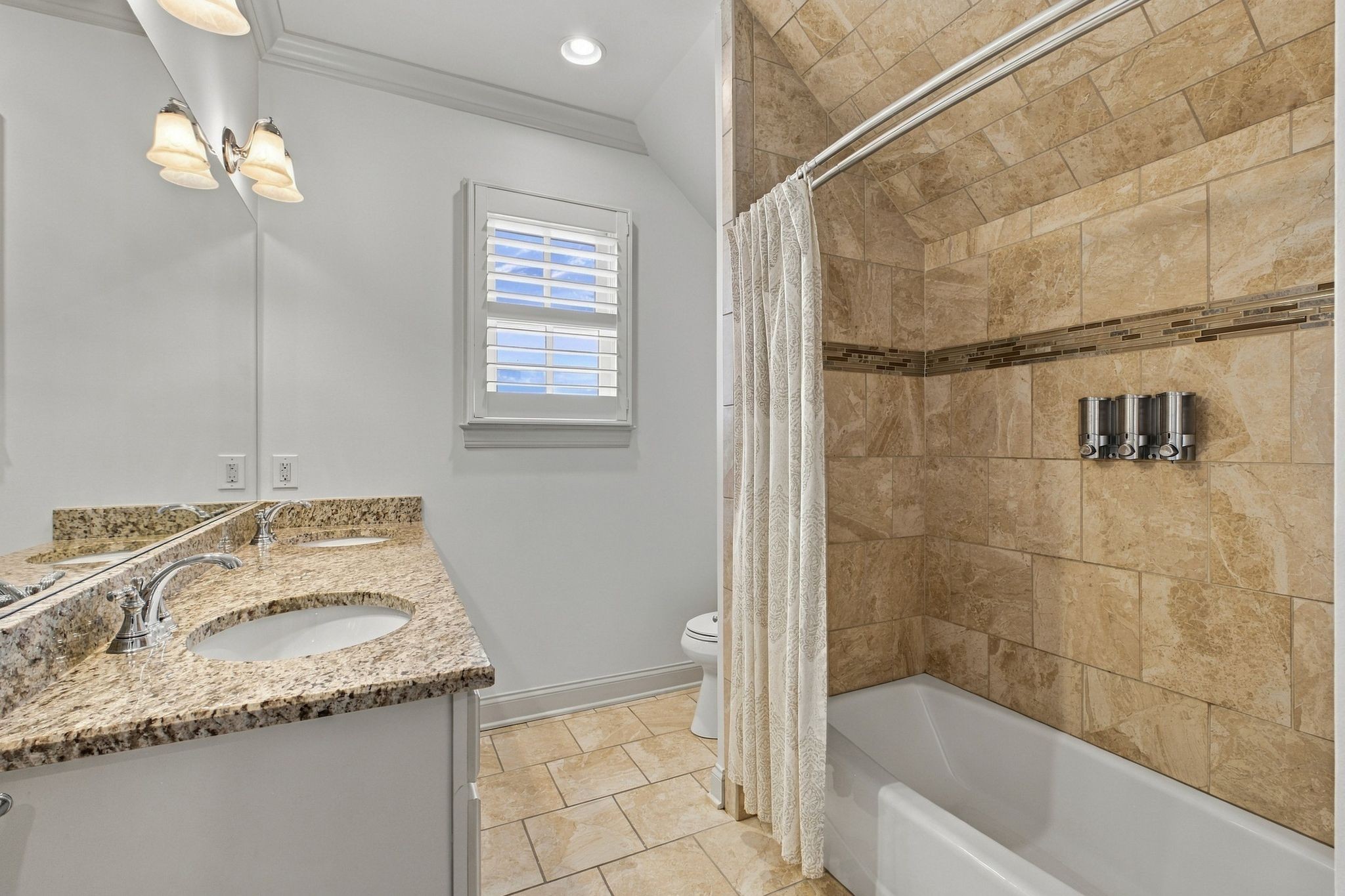 1647 Valle Verde Dr Property Photo 43