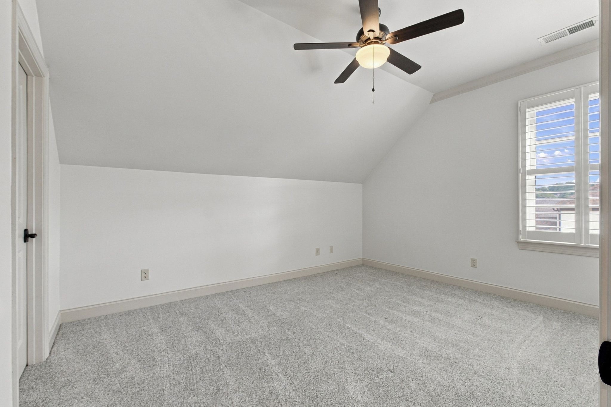 1647 Valle Verde Dr Property Photo 44