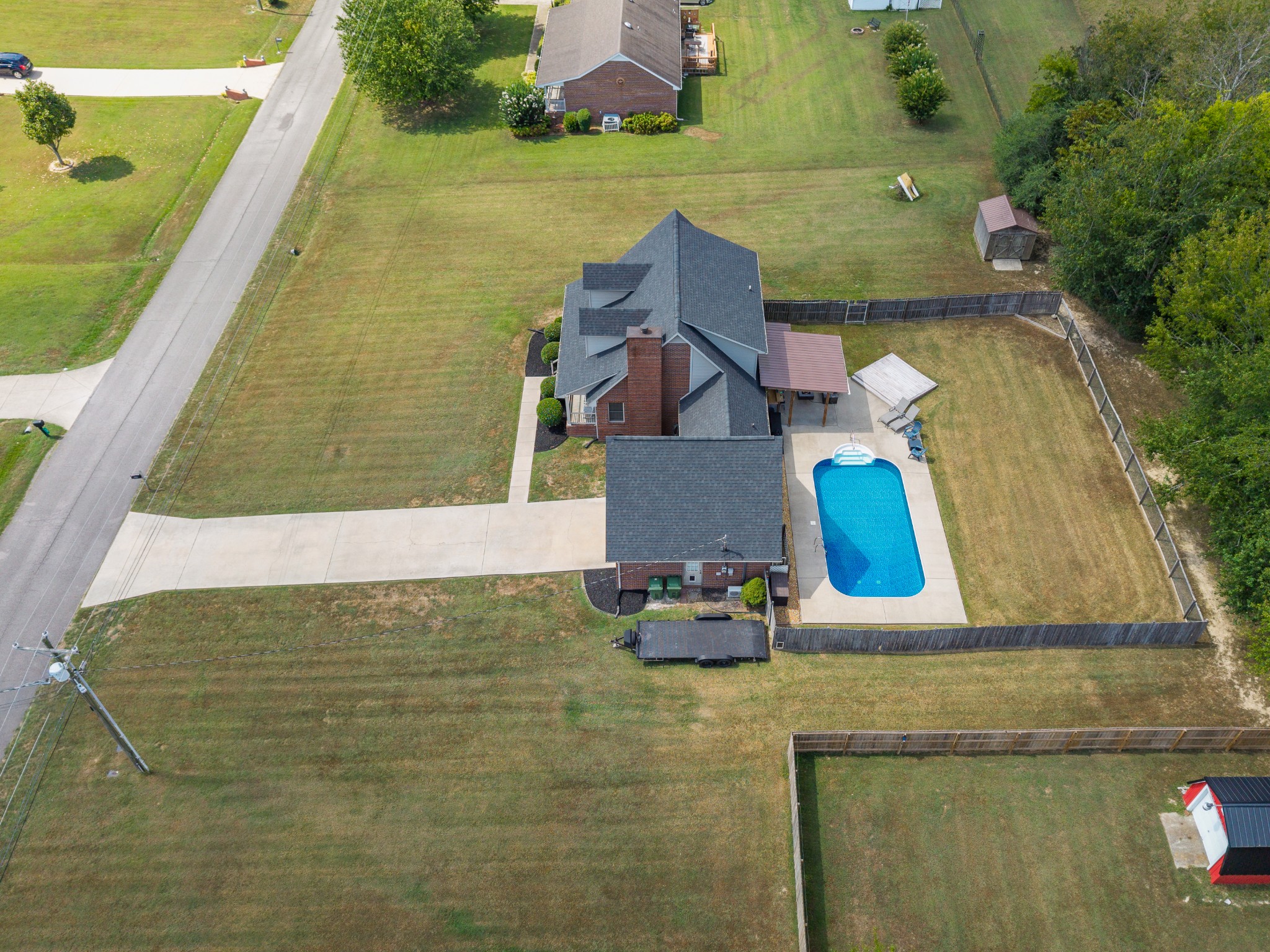 16 Eastridge Rd Property Photo 1