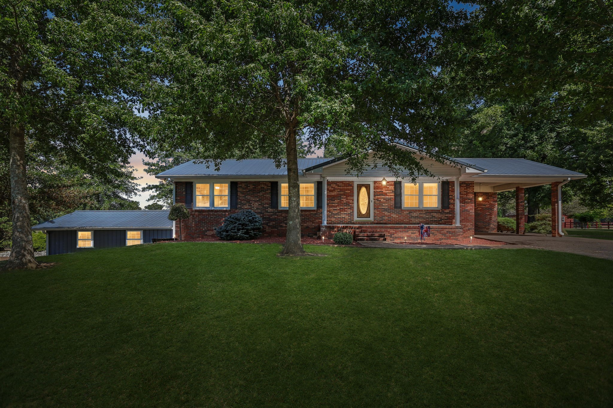 1956 Shady Grove Rd Property Photo 1