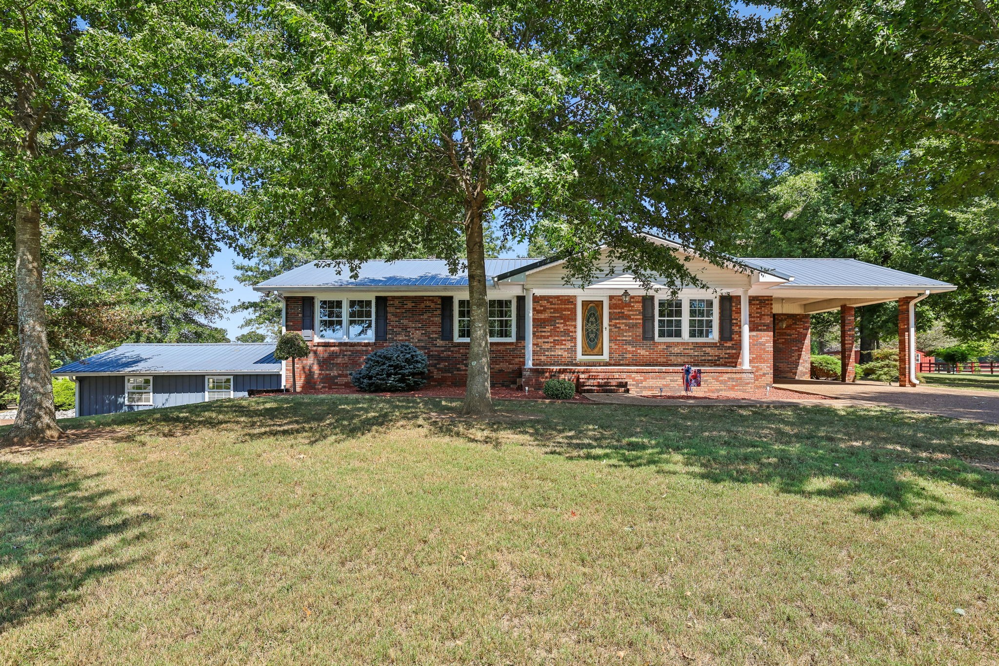 1956 Shady Grove Rd Property Photo 1
