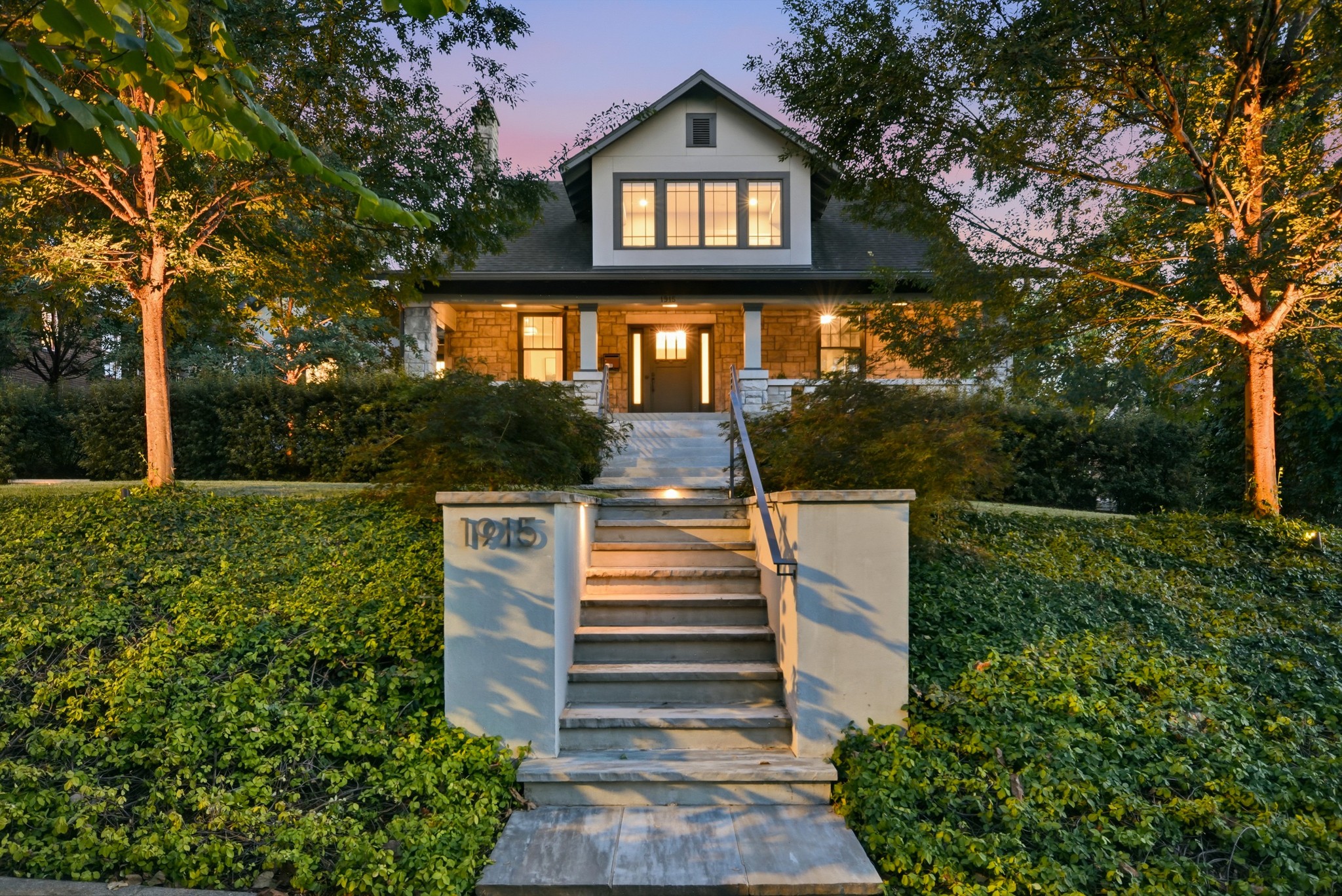 1915 Blair Blvd Property Photo 1