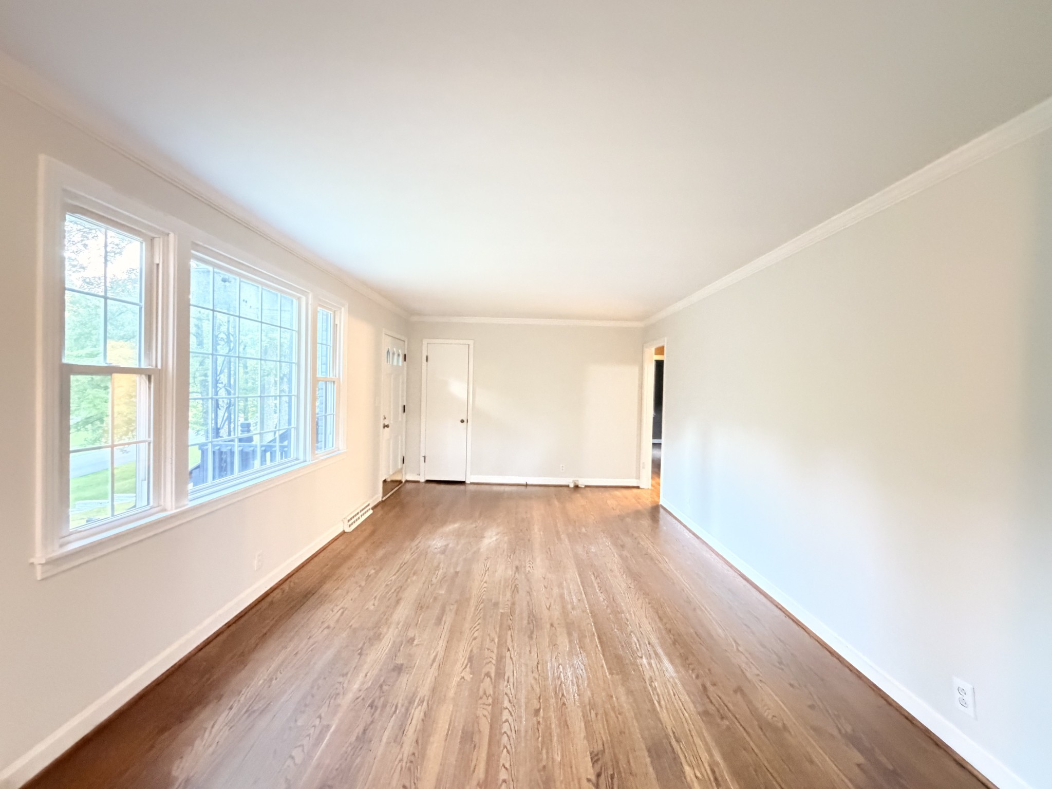 1223 Beverly Hills Dr Property Photo 3