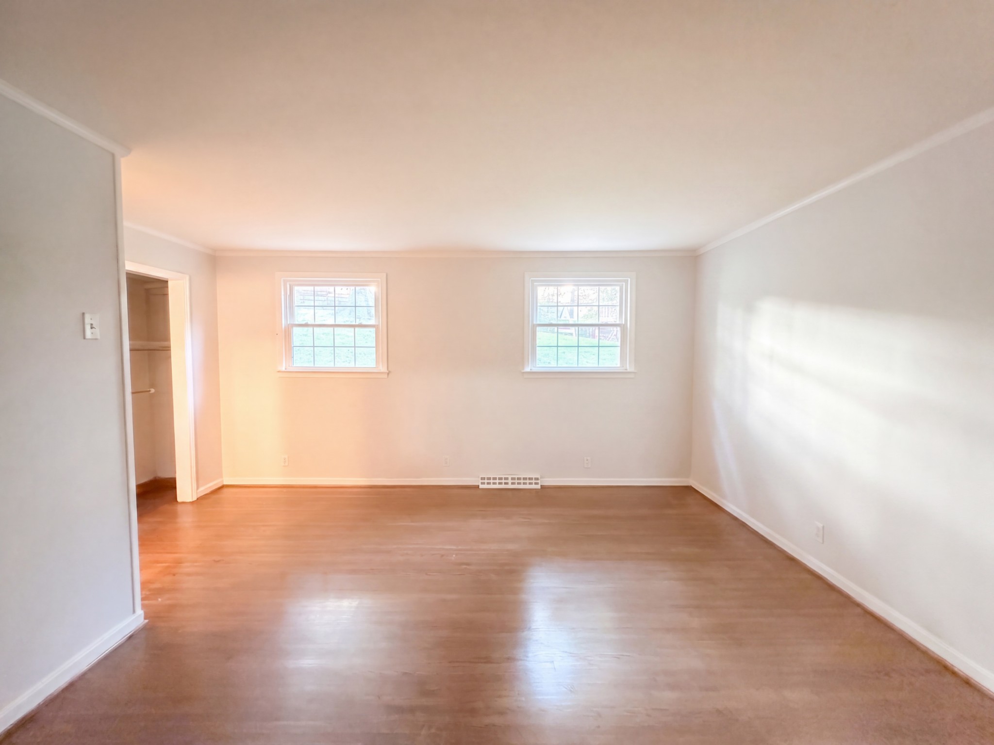 1223 Beverly Hills Dr Property Photo 4