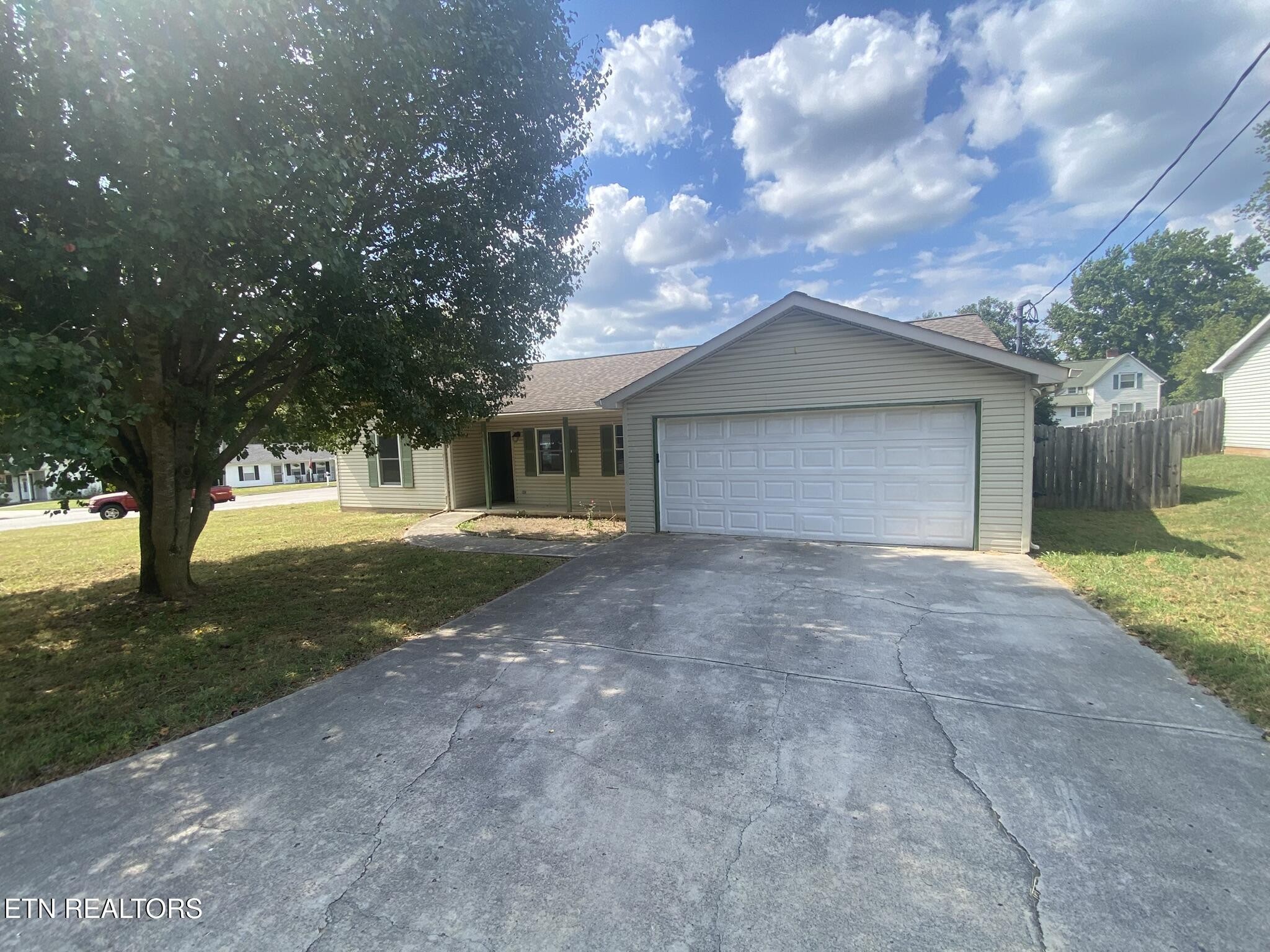 7619 Trey Oaks Lane Property Photo 1