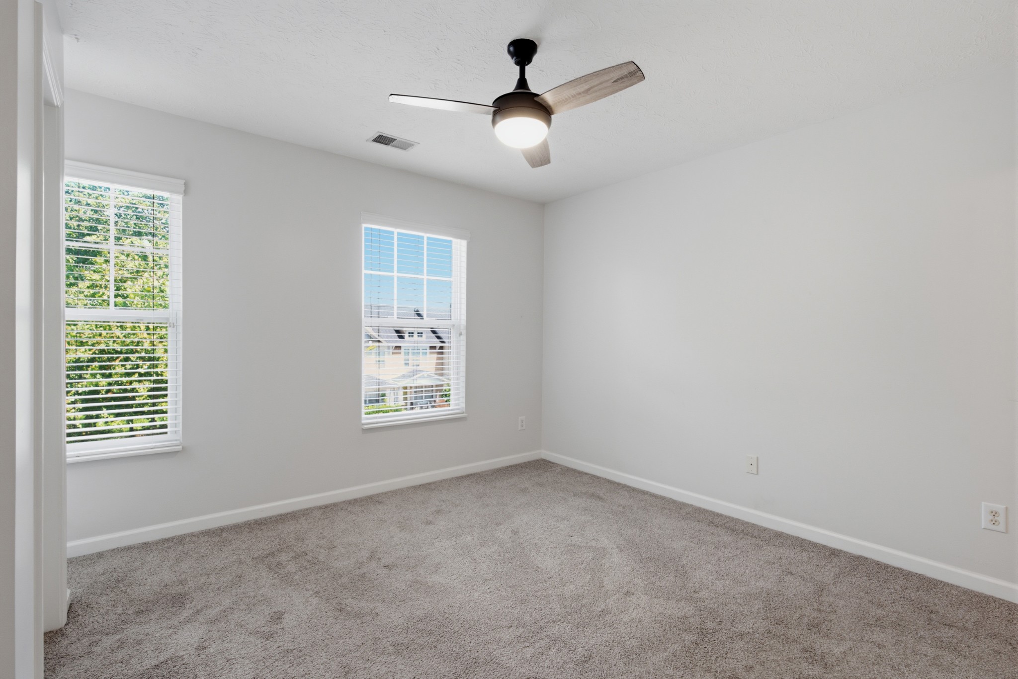 429 Shadow Glen Dr Property Photo 23