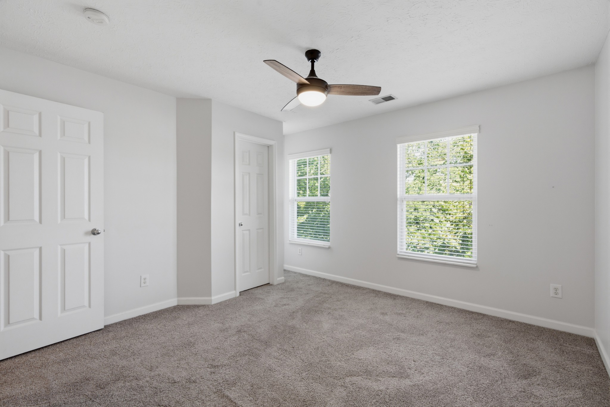 429 Shadow Glen Dr Property Photo 25