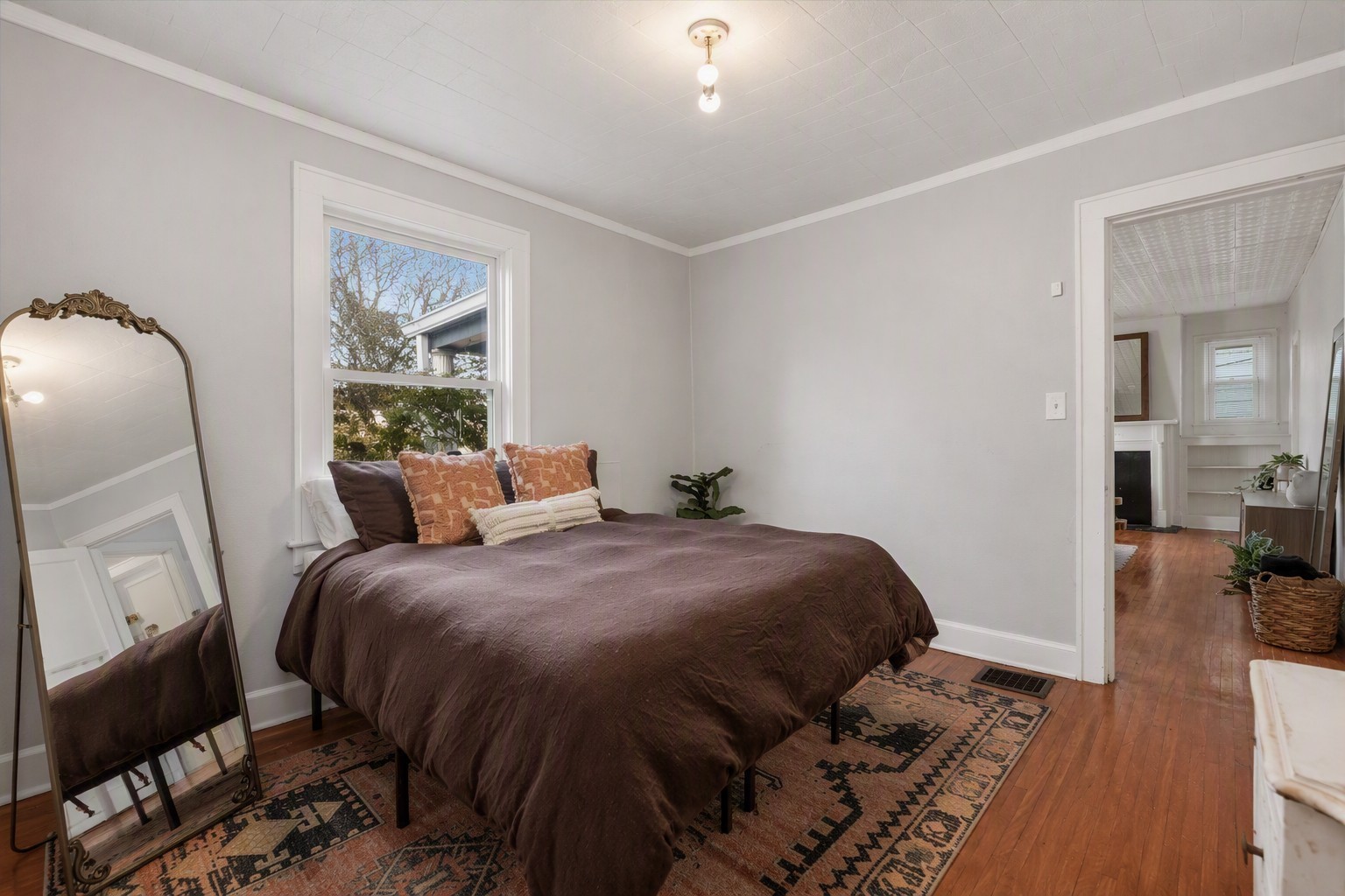 2501 Inga St Property Photo 11