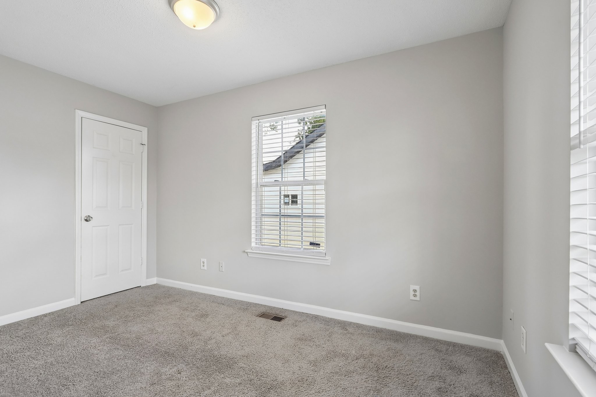 1007 Hamilton Dr Property Photo 35