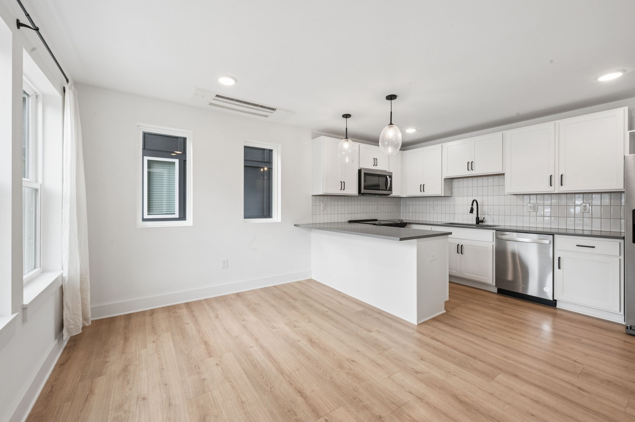 102 Duke St Property Photo 1
