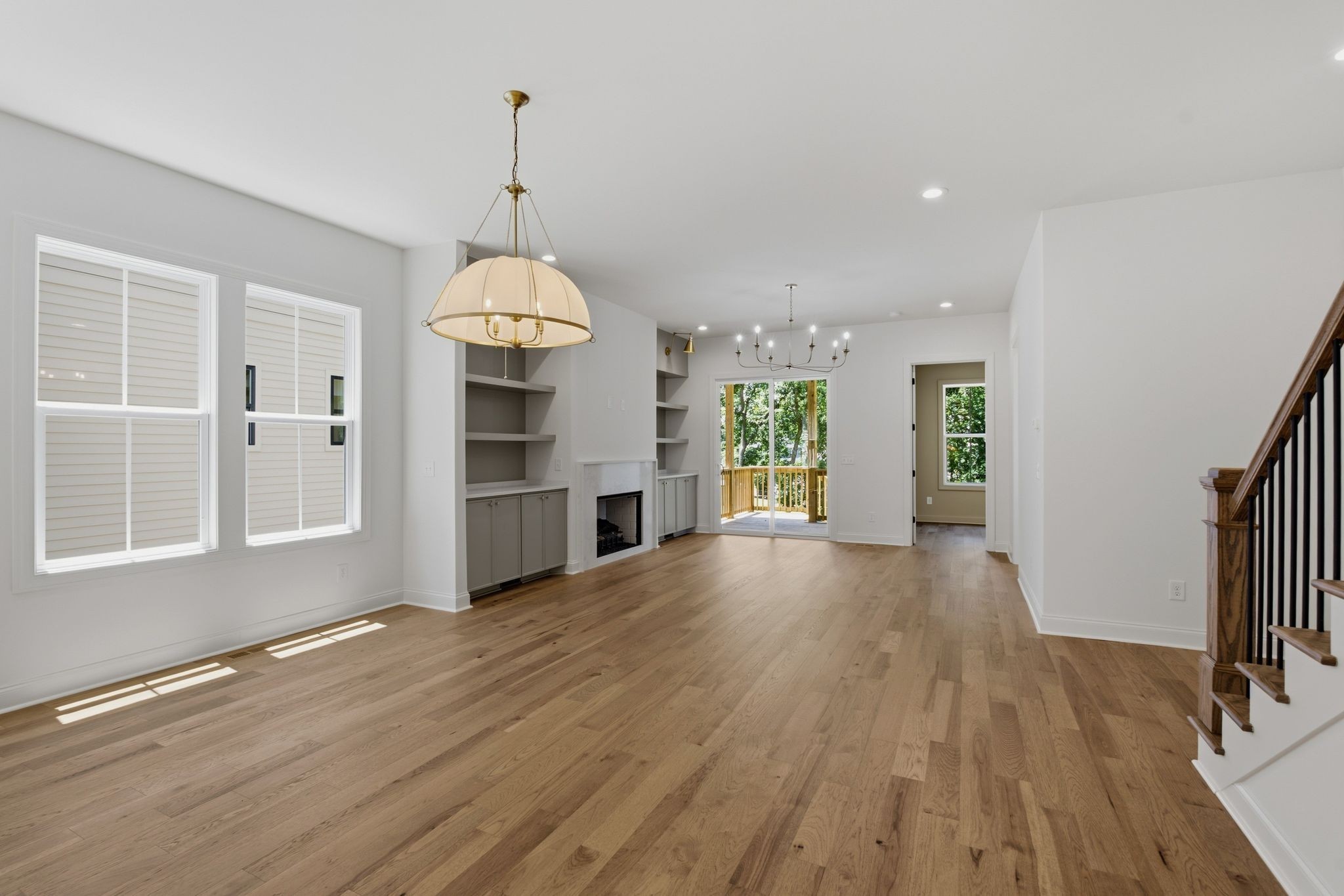 565b Croley Dr Property Photo 11