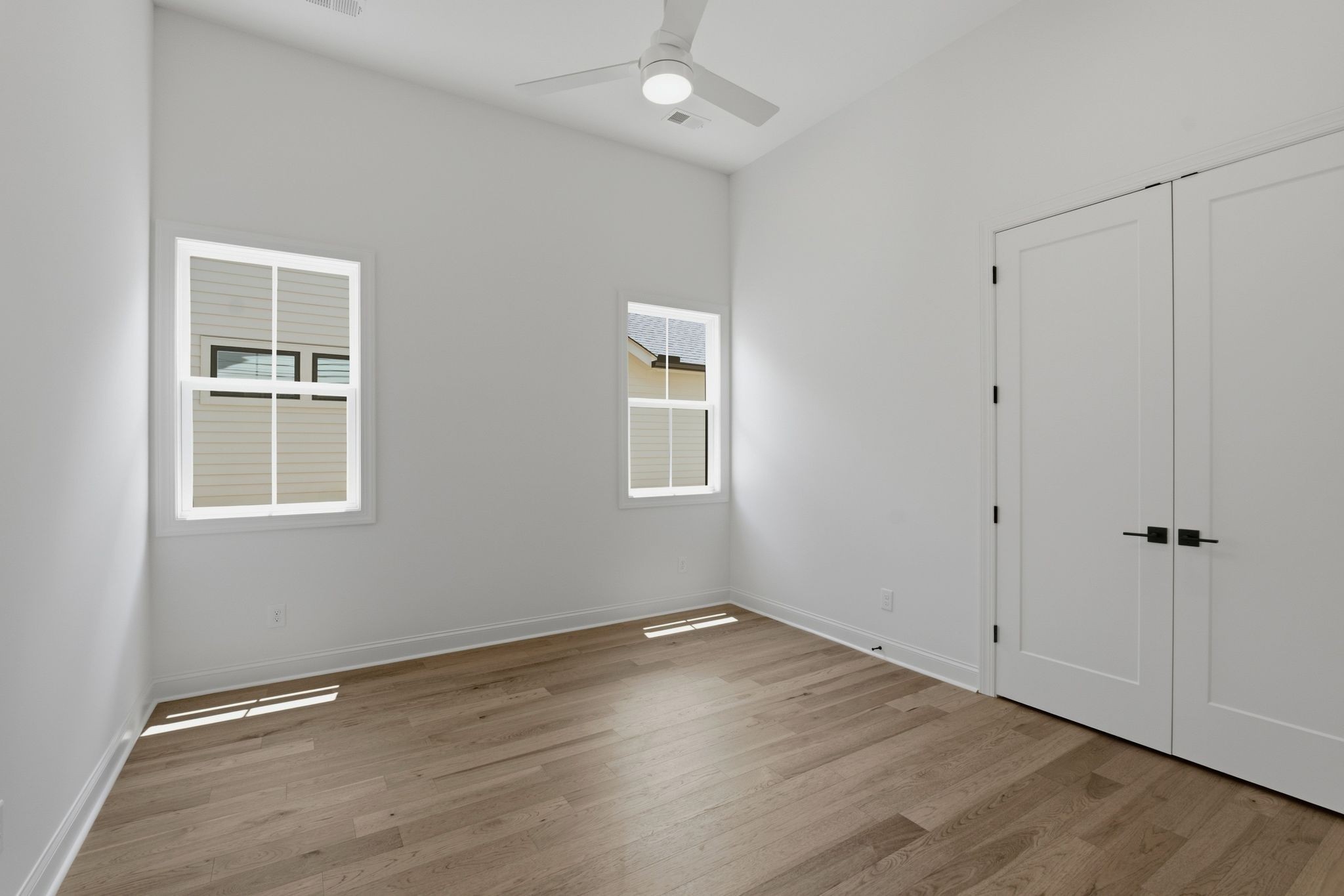 565b Croley Dr Property Photo 22