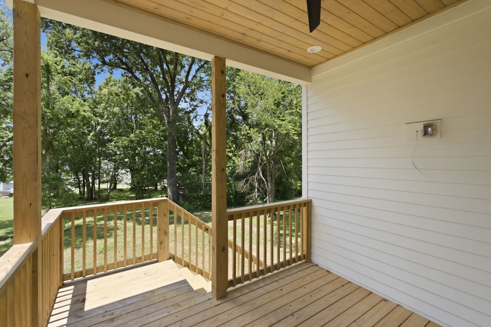 565b Croley Dr Property Photo 32