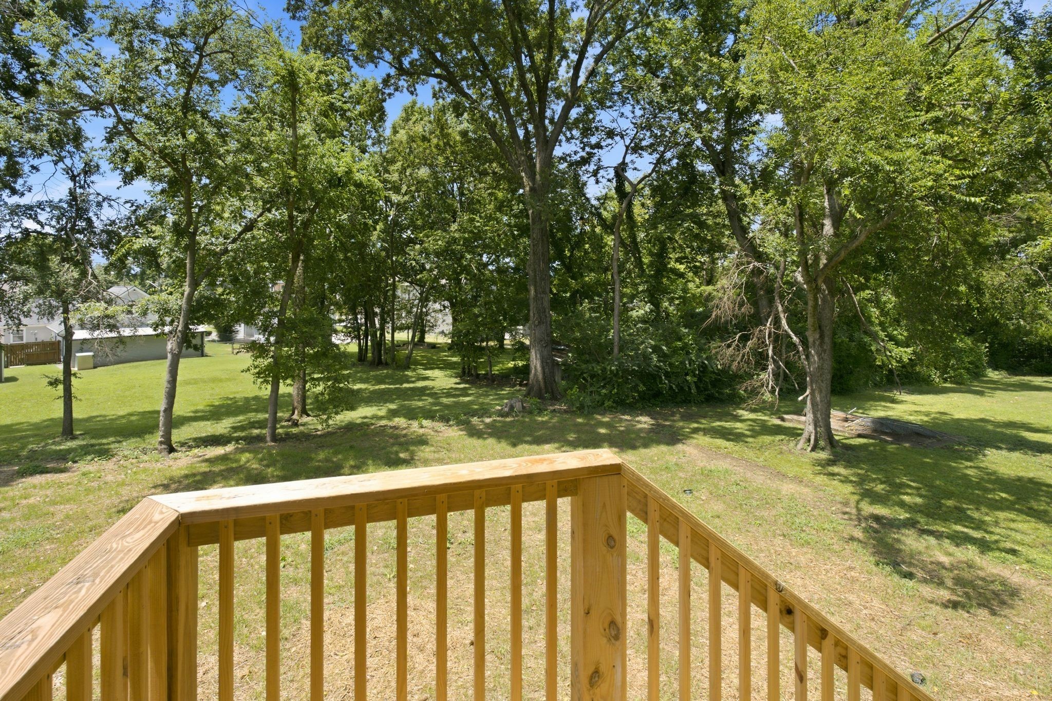 565b Croley Dr Property Photo 33