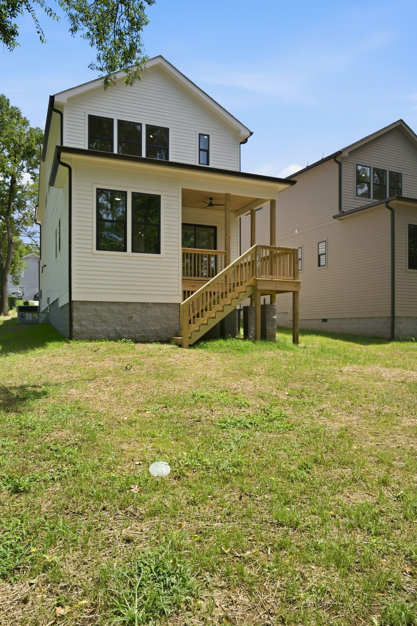 565b Croley Dr Property Photo 36