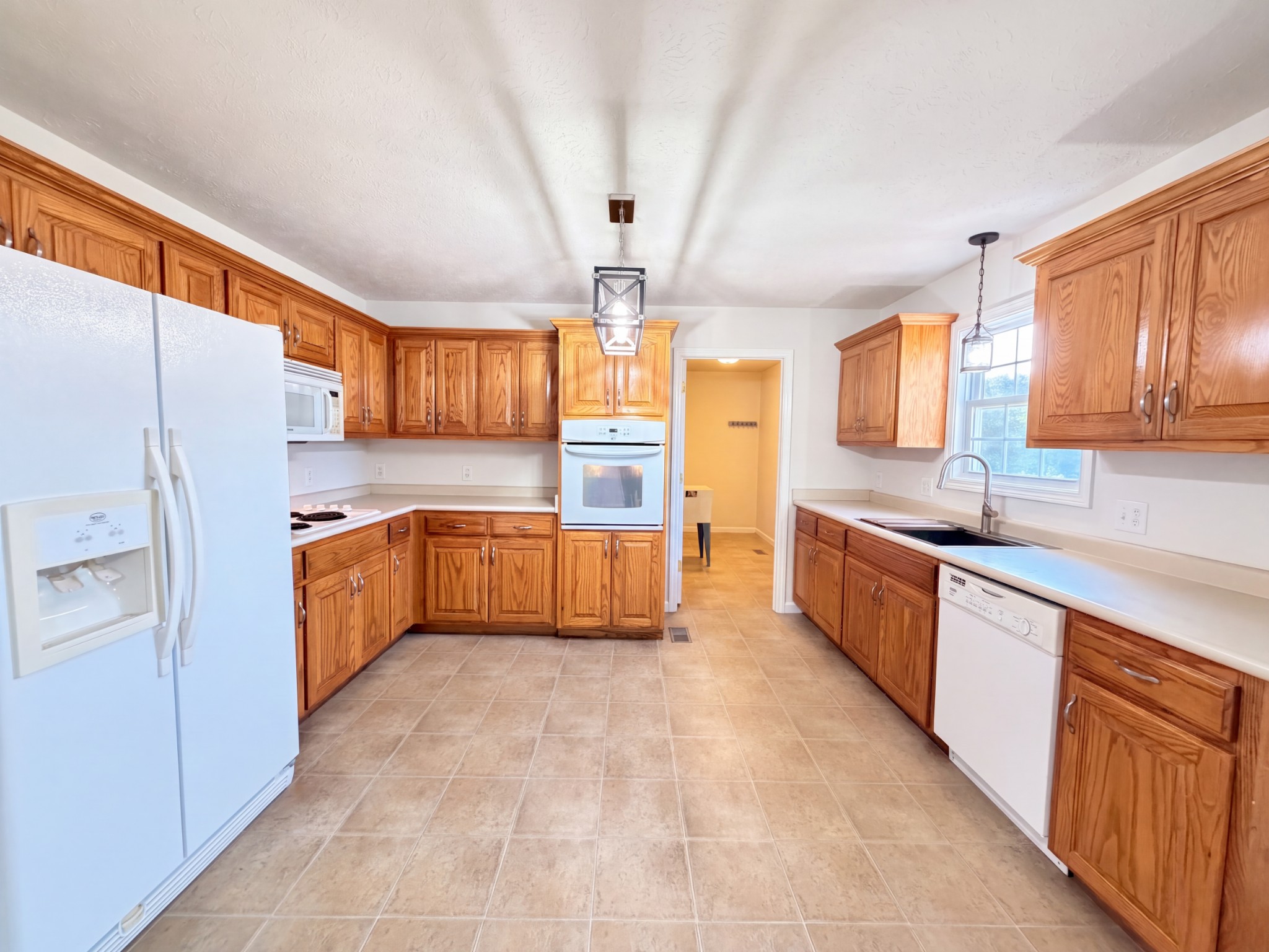 3692 Armstrong Rd Property Photo 2
