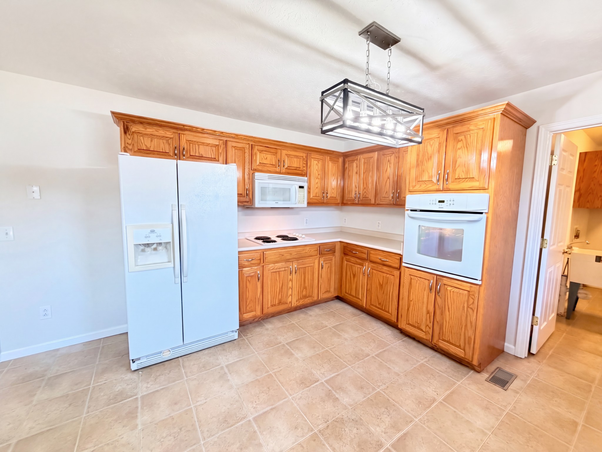 3692 Armstrong Rd Property Photo 7