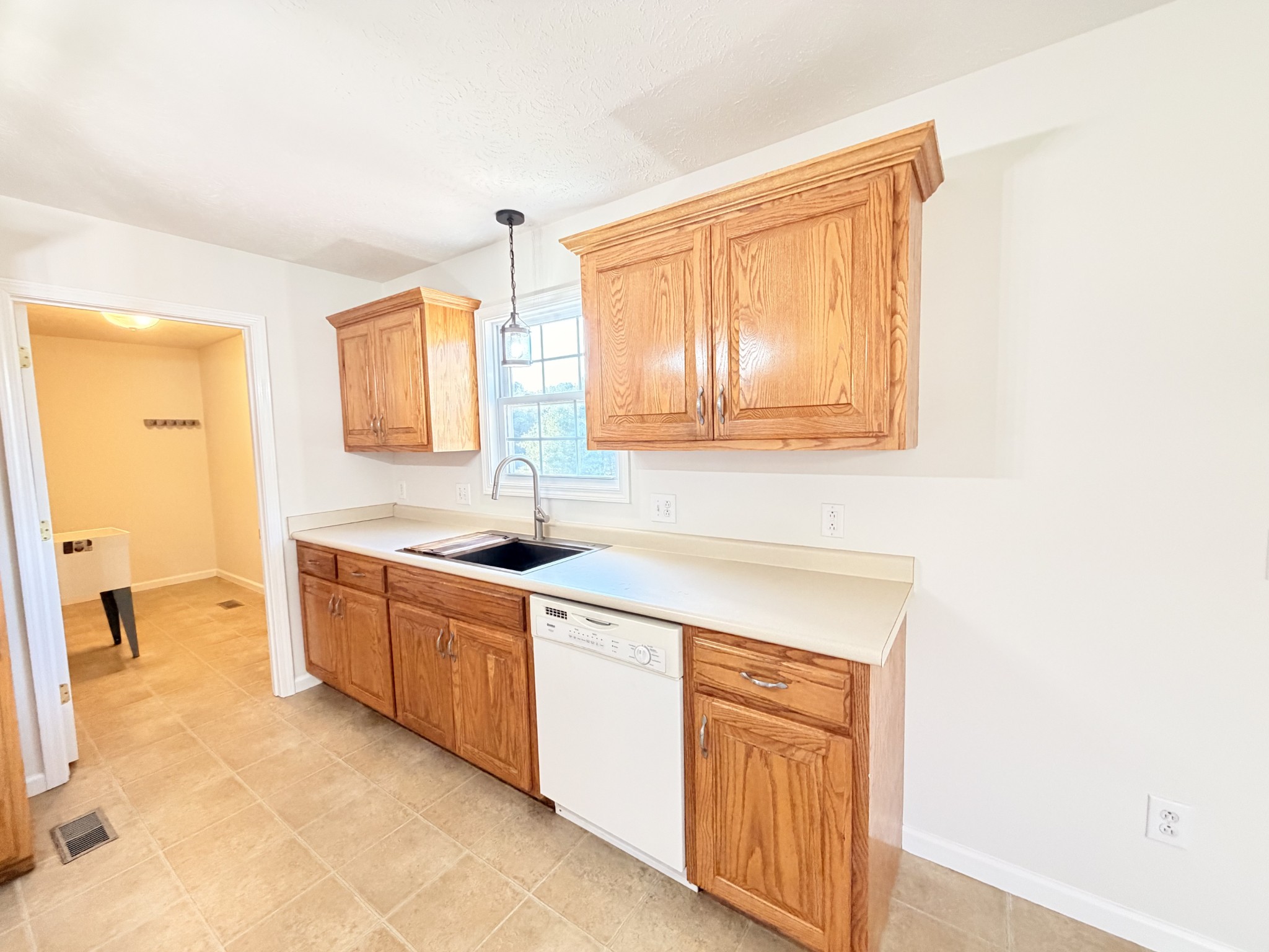 3692 Armstrong Rd Property Photo 8