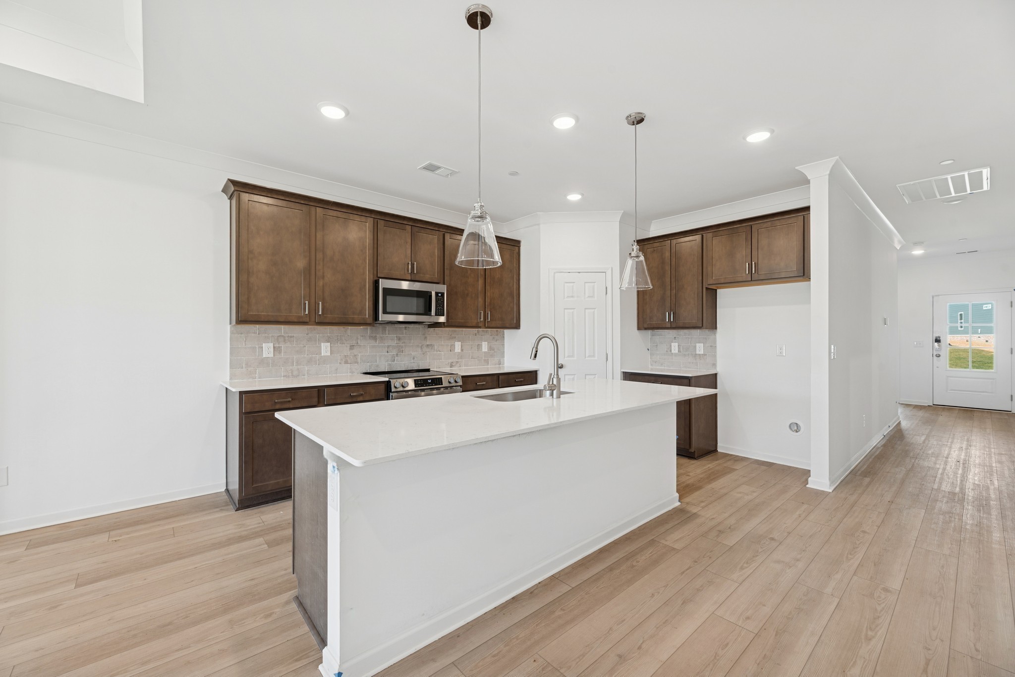 2401 Sharpstone Drive Property Photo 8