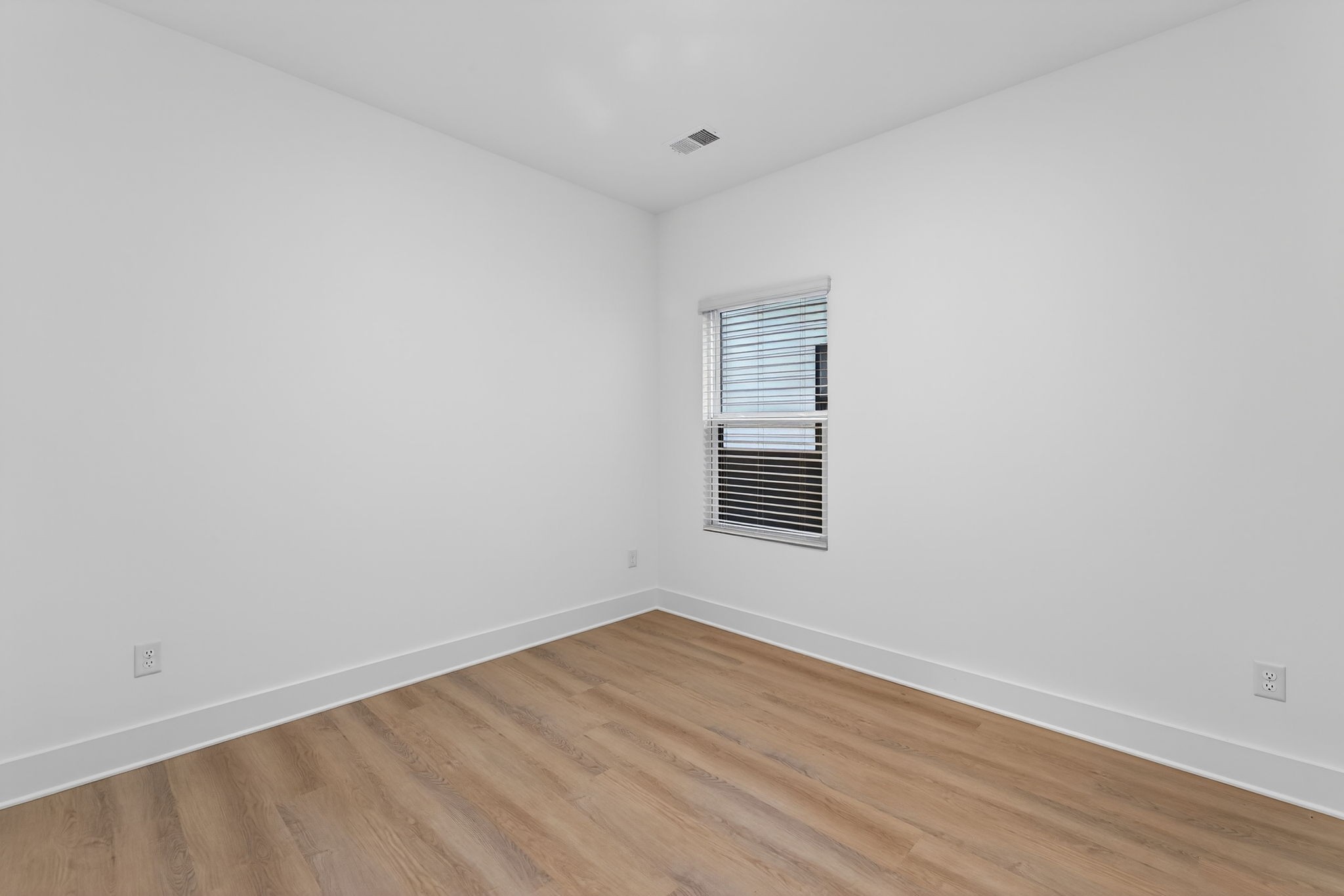2401 Sharpstone Drive Property Photo 17