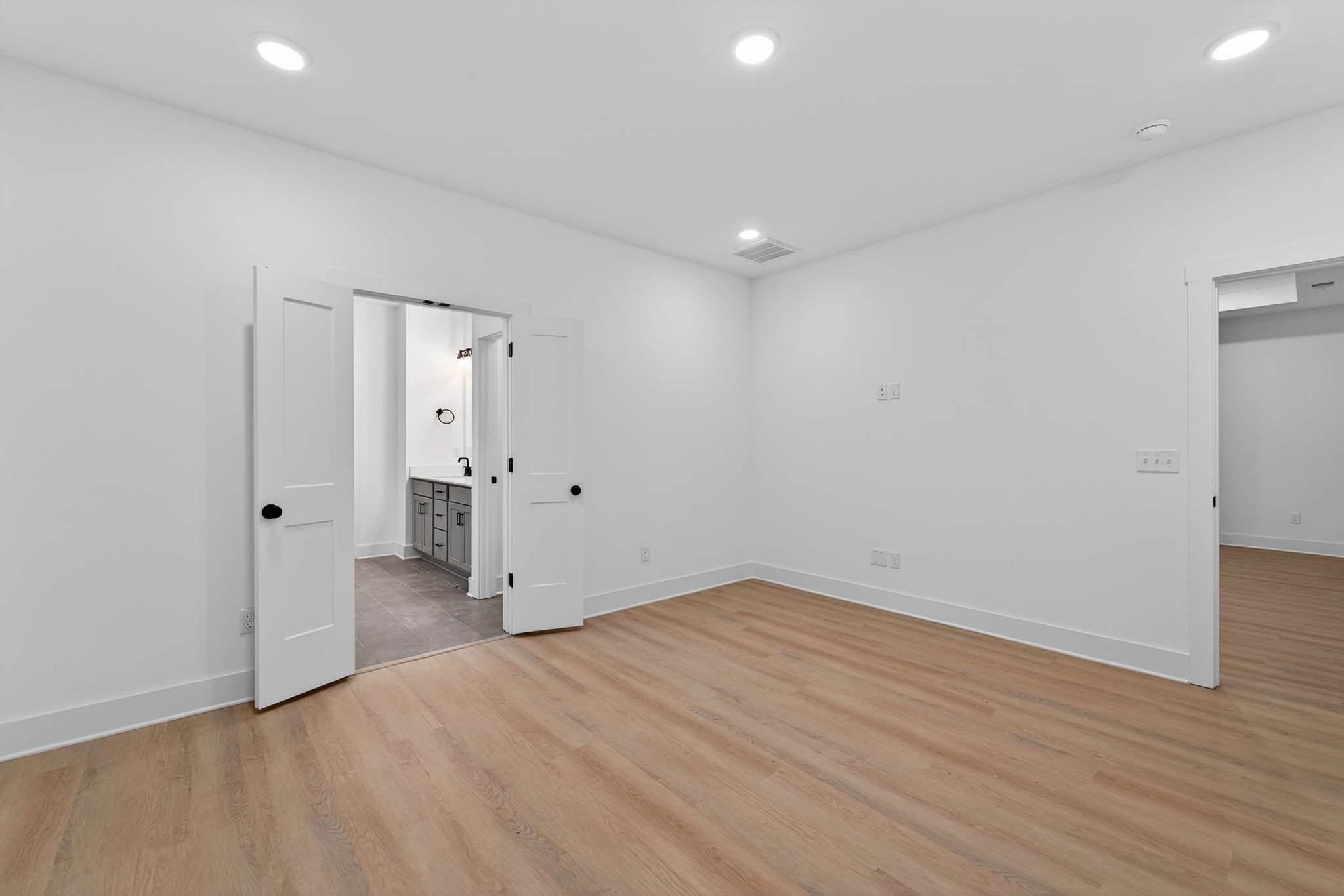 2401 Sharpstone Drive Property Photo 19