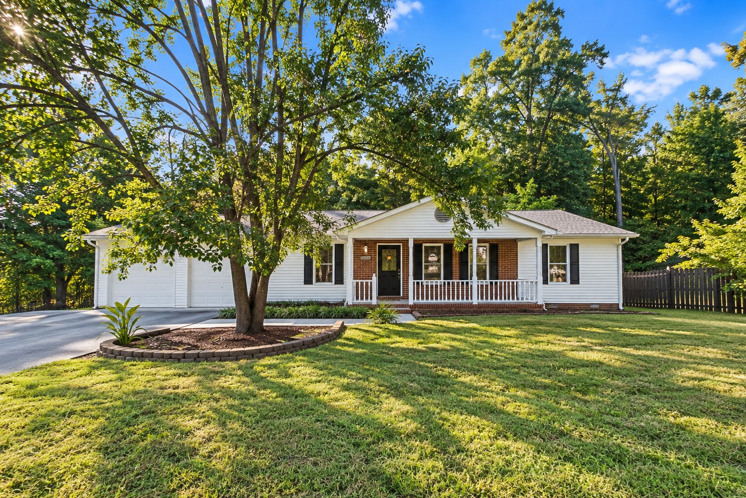 4724 Village Rd Property Photo 1
